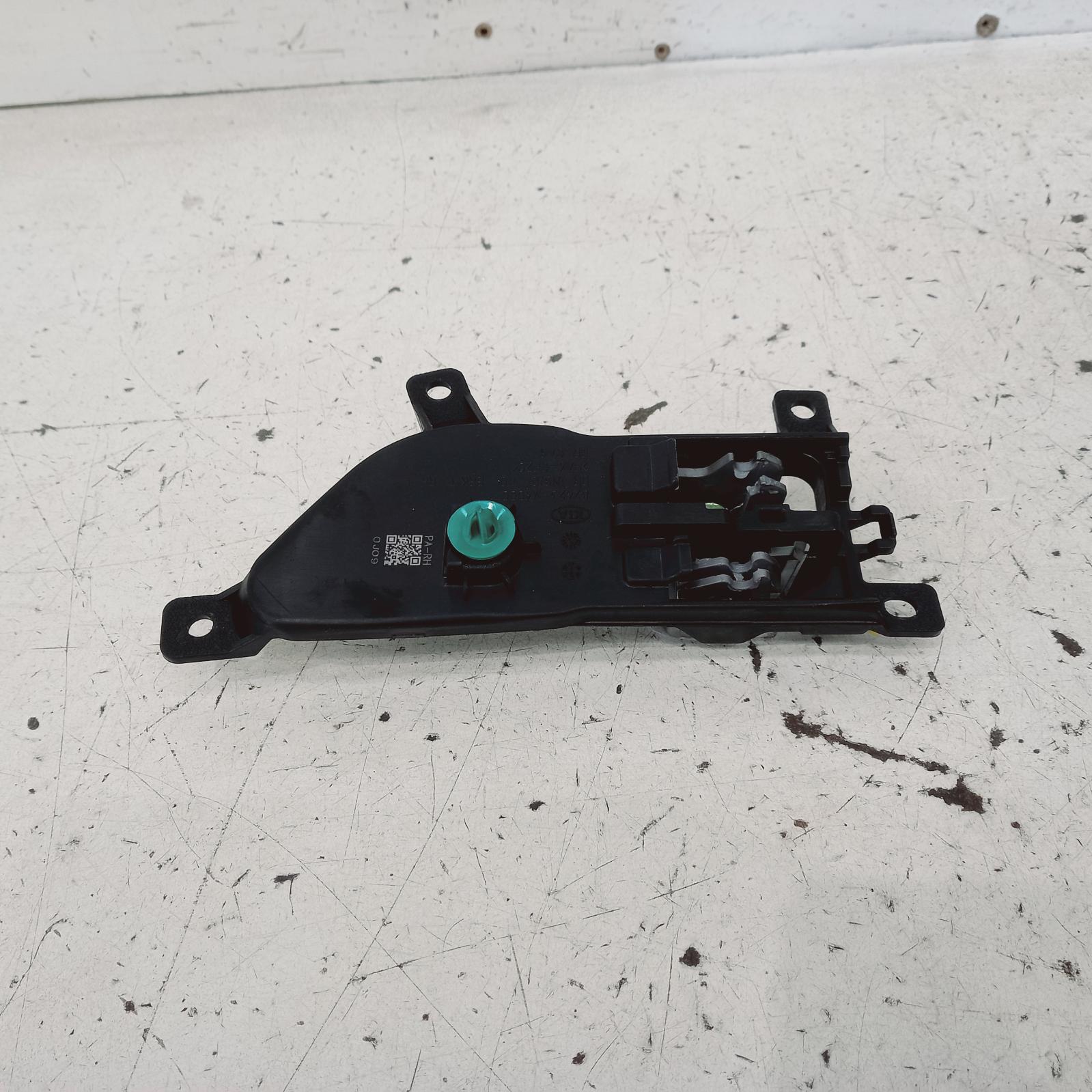 View Auto part Door Handle Kia Cerato 2020