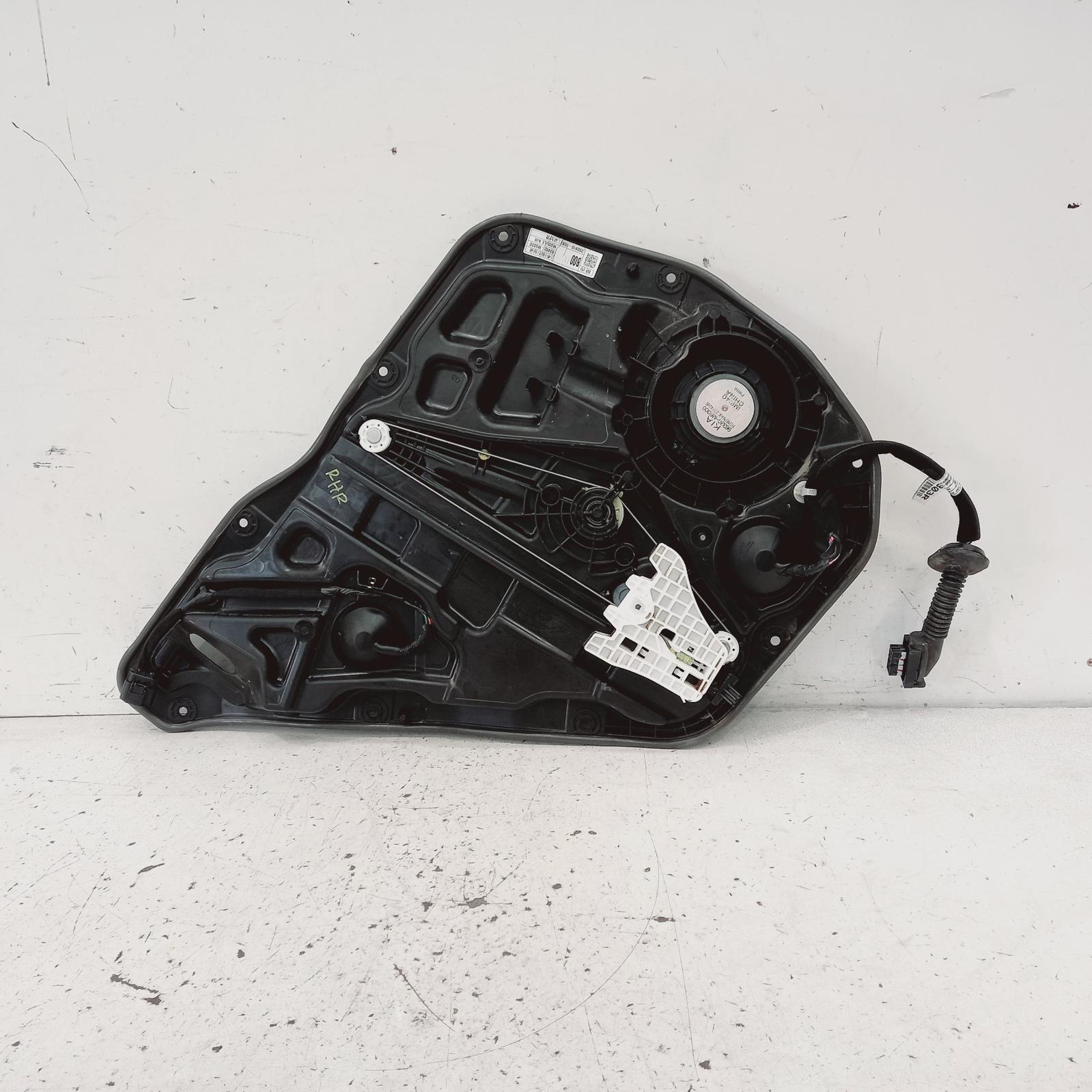 View Auto part Right Rear Wnd Reg/Motor Kia Cerato 2020