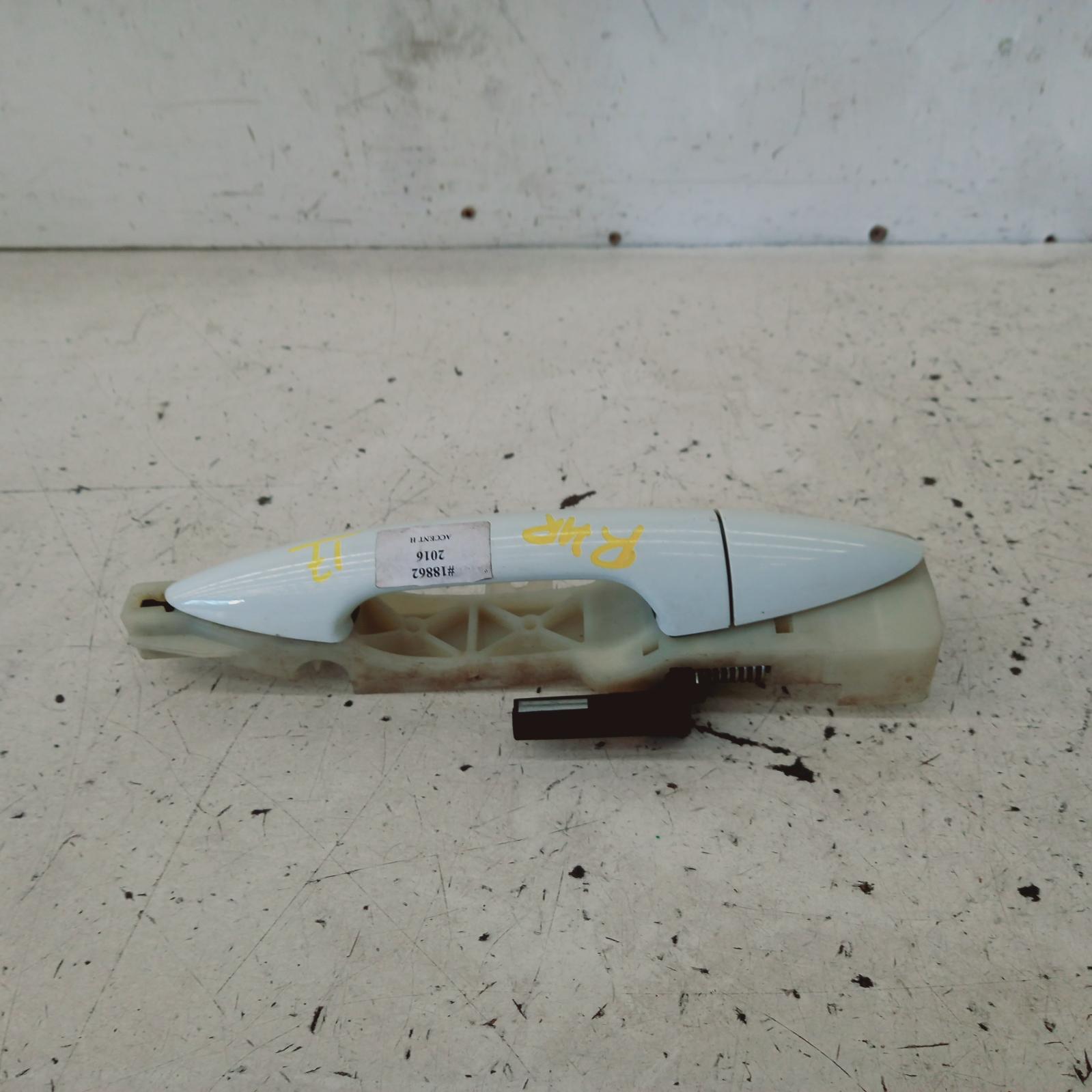 View Auto part Door Handle Hyundai Accent 2016