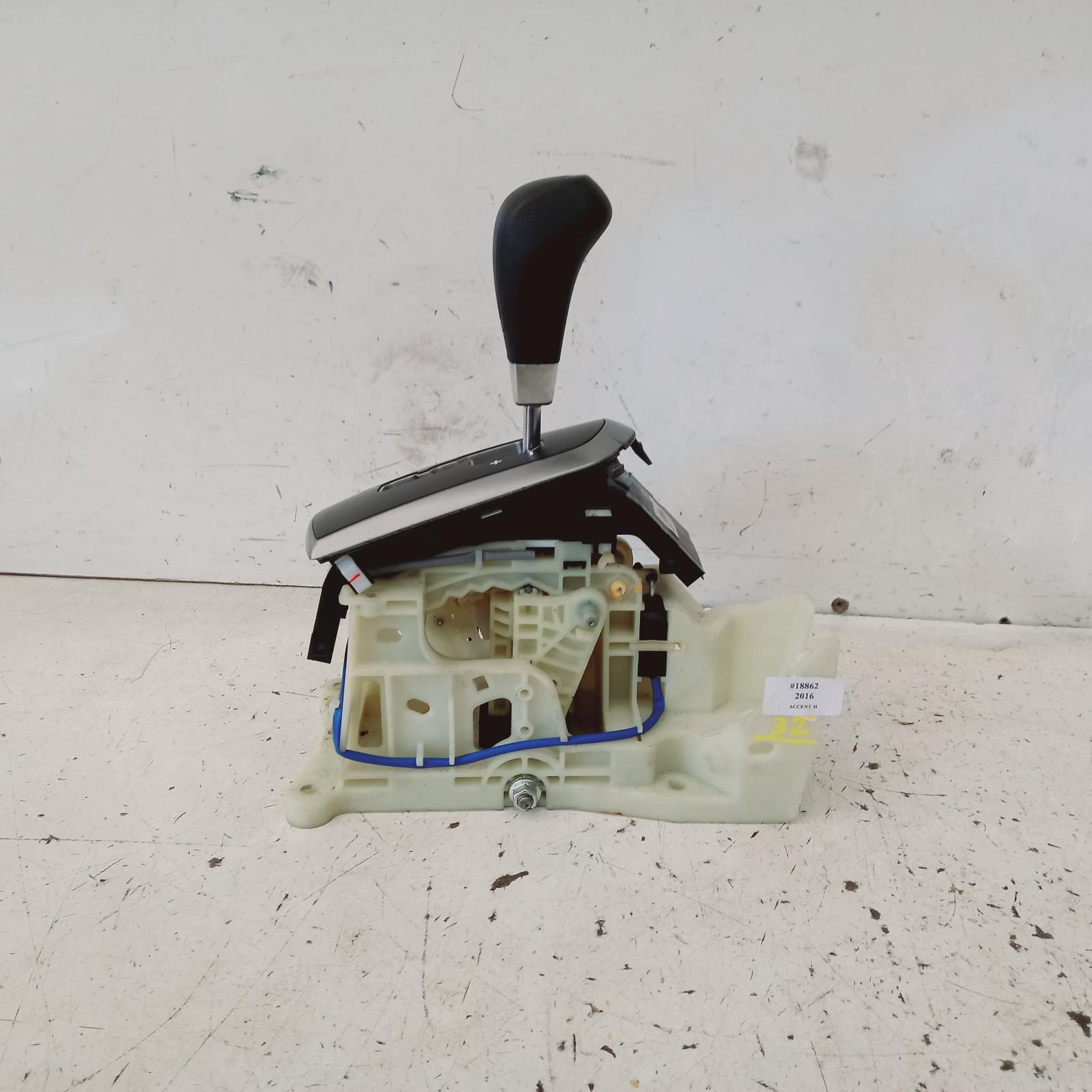 View Auto part Gear Stick/Shifter Hyundai Accent 2016