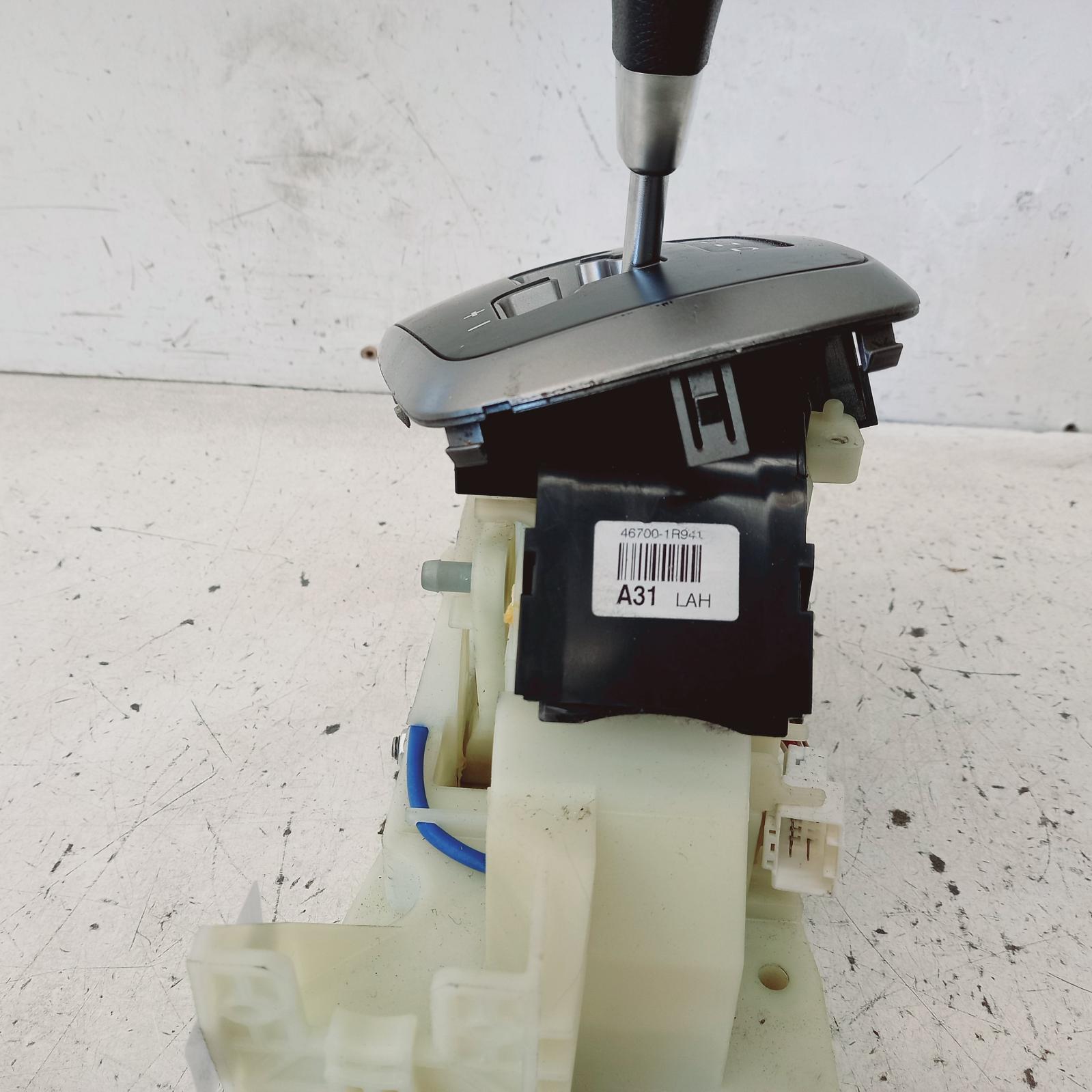 View Auto part Gear Stick/Shifter Hyundai Accent 2016