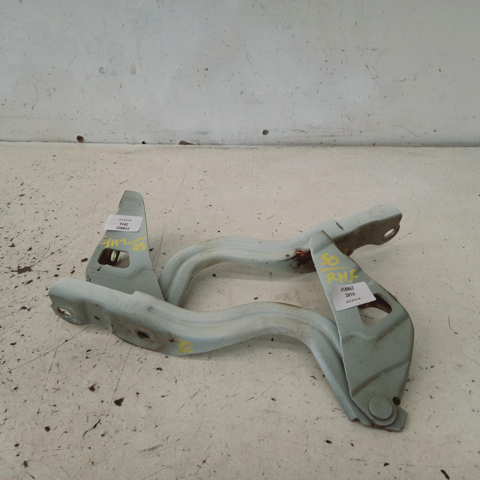 View Auto part Bonnet Hinge/Strut Hyundai Accent 2016