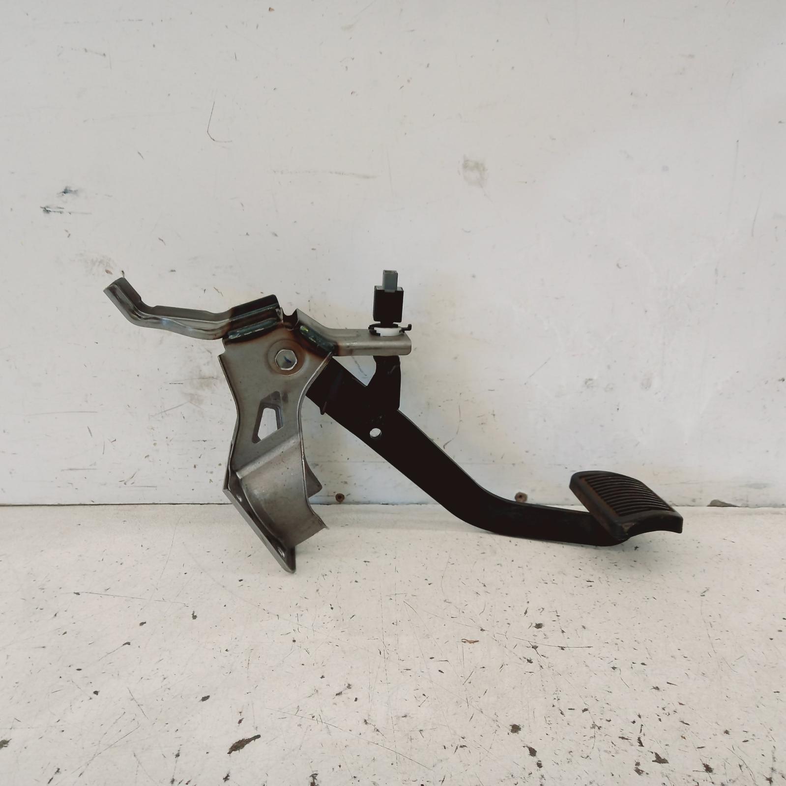 View Auto part Pedal Assembly Hyundai Accent 2016