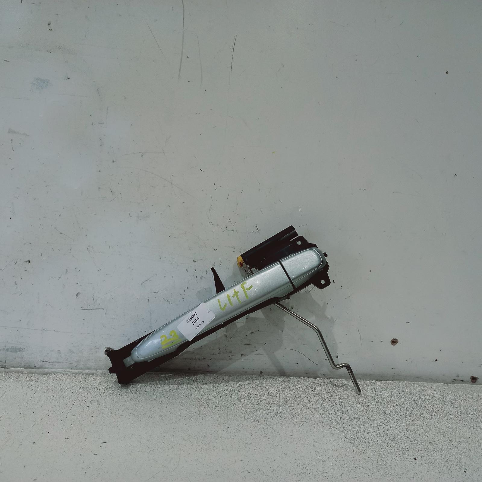View Auto part Door Handle Toyota Aurion 2010