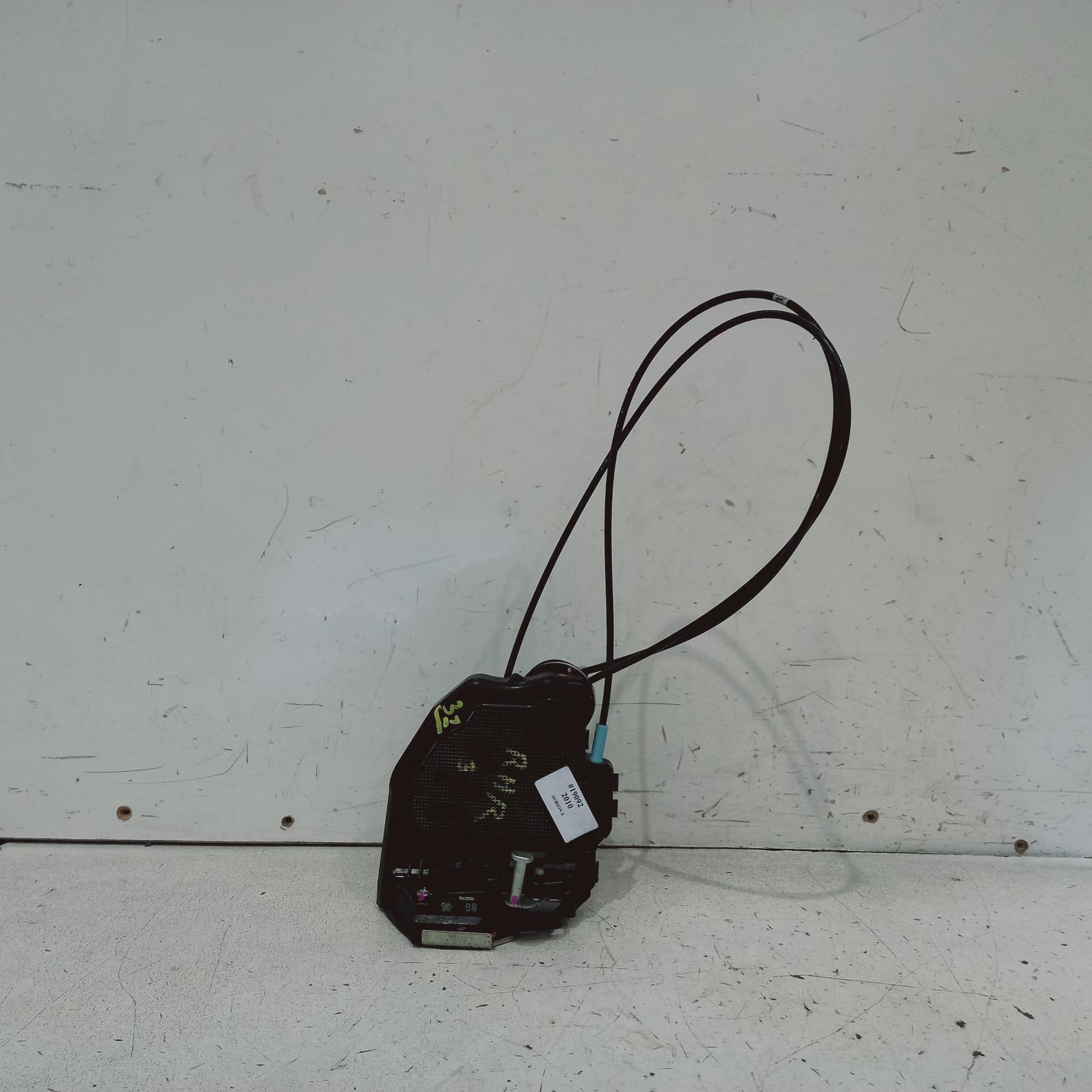 View Auto part Door/Boot/Gate Lock Toyota Aurion 2010