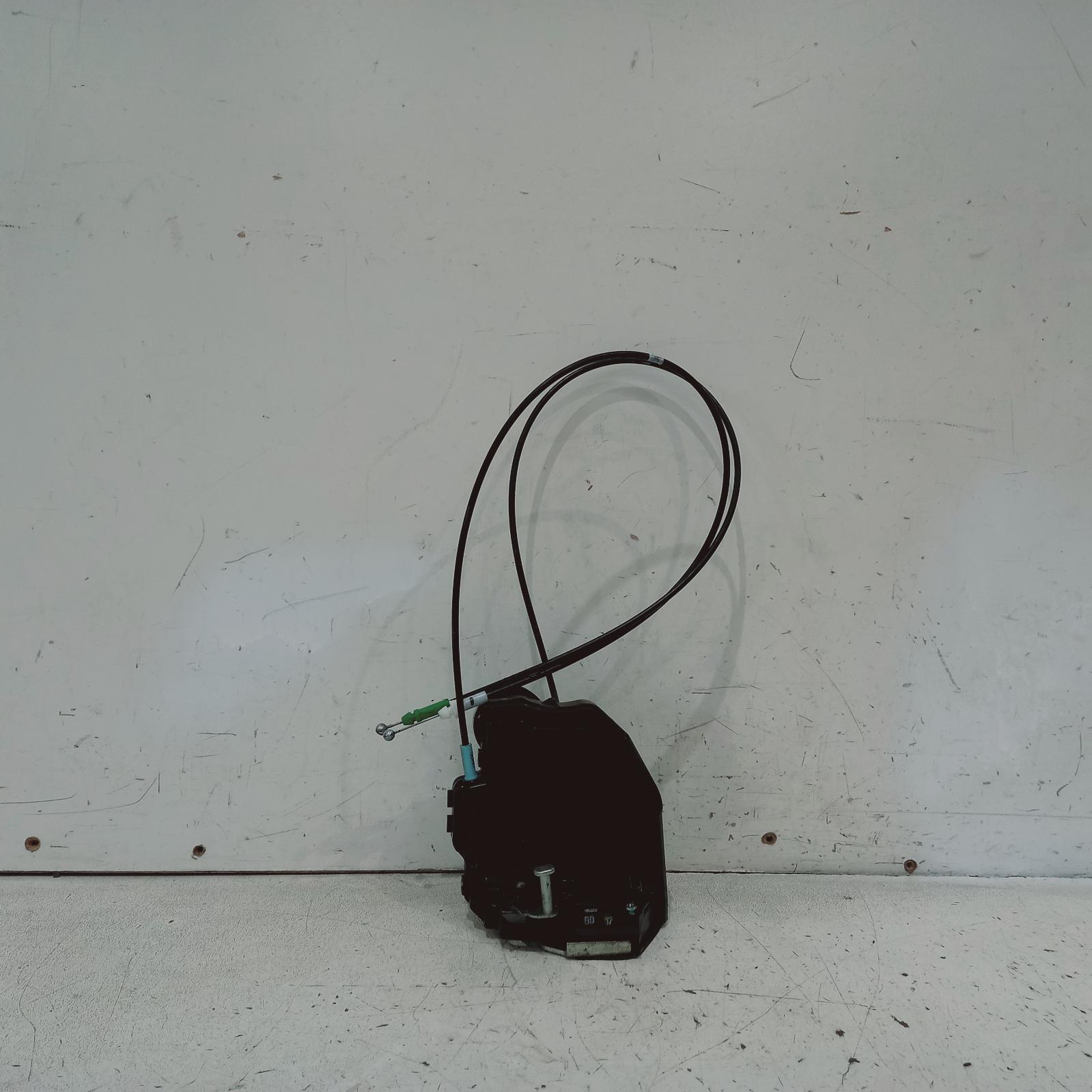 View Auto part Door/Boot/Gate Lock Toyota Aurion 2010