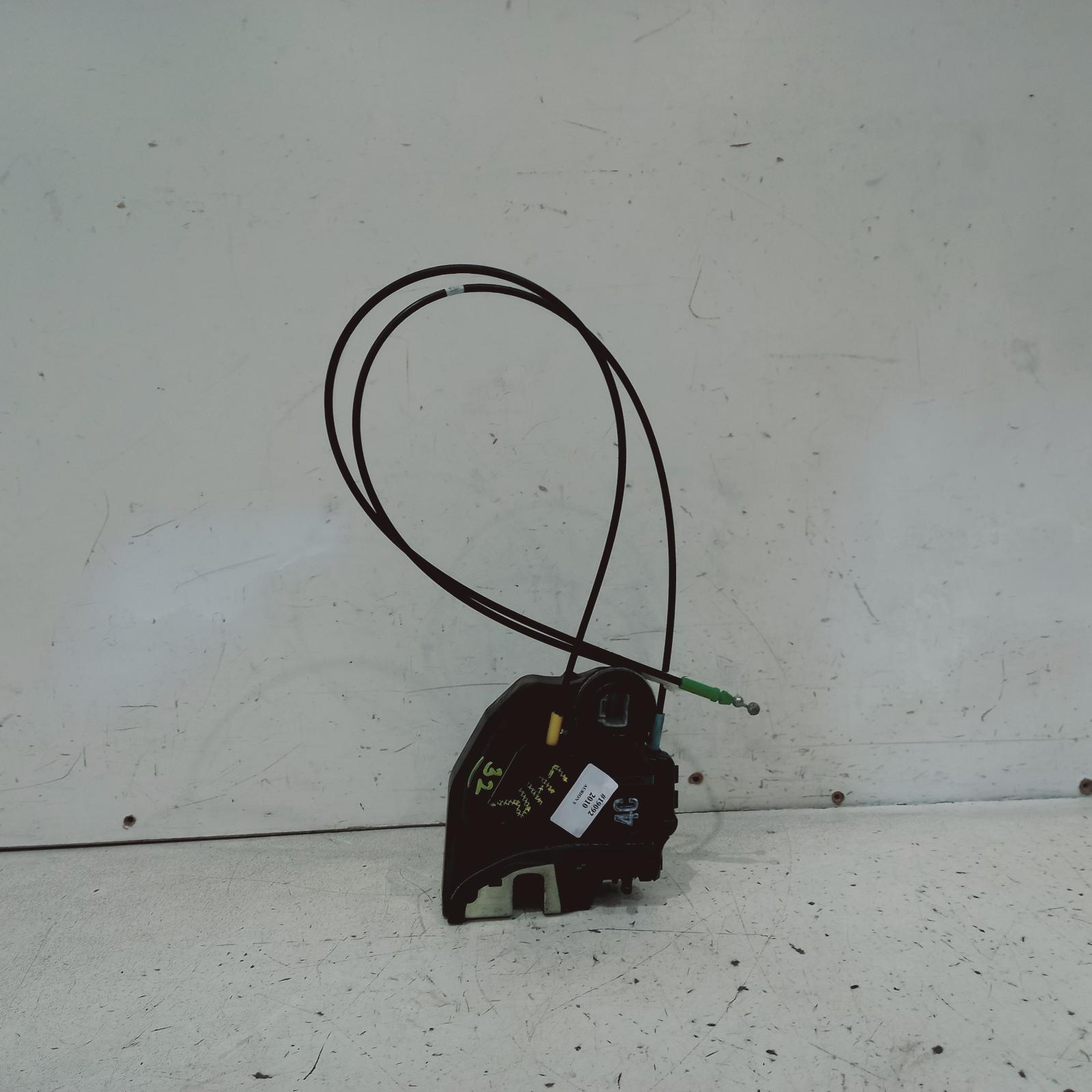 View Auto part Door/Boot/Gate Lock Toyota Aurion 2010