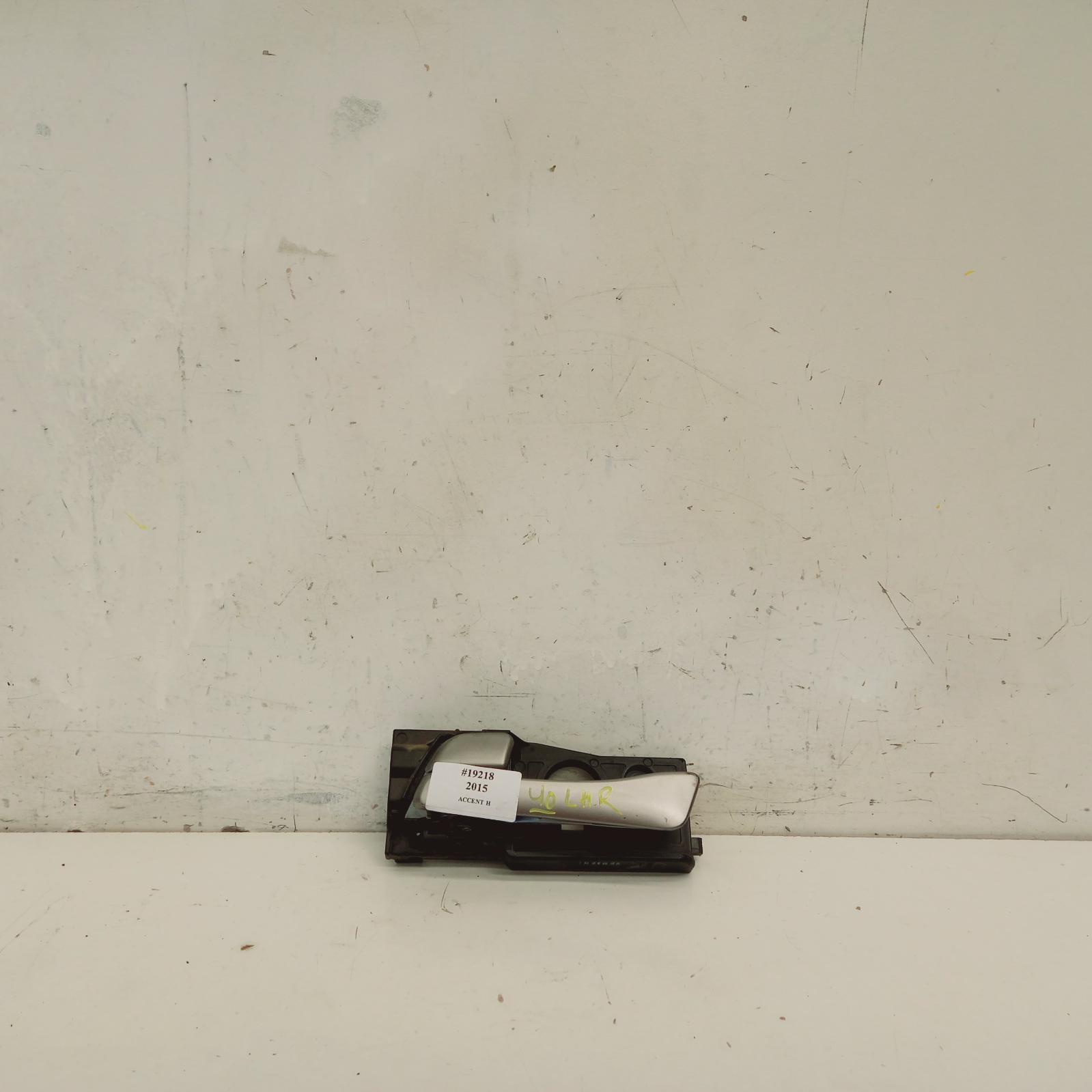 View Auto part Door Handle Hyundai Accent 2015