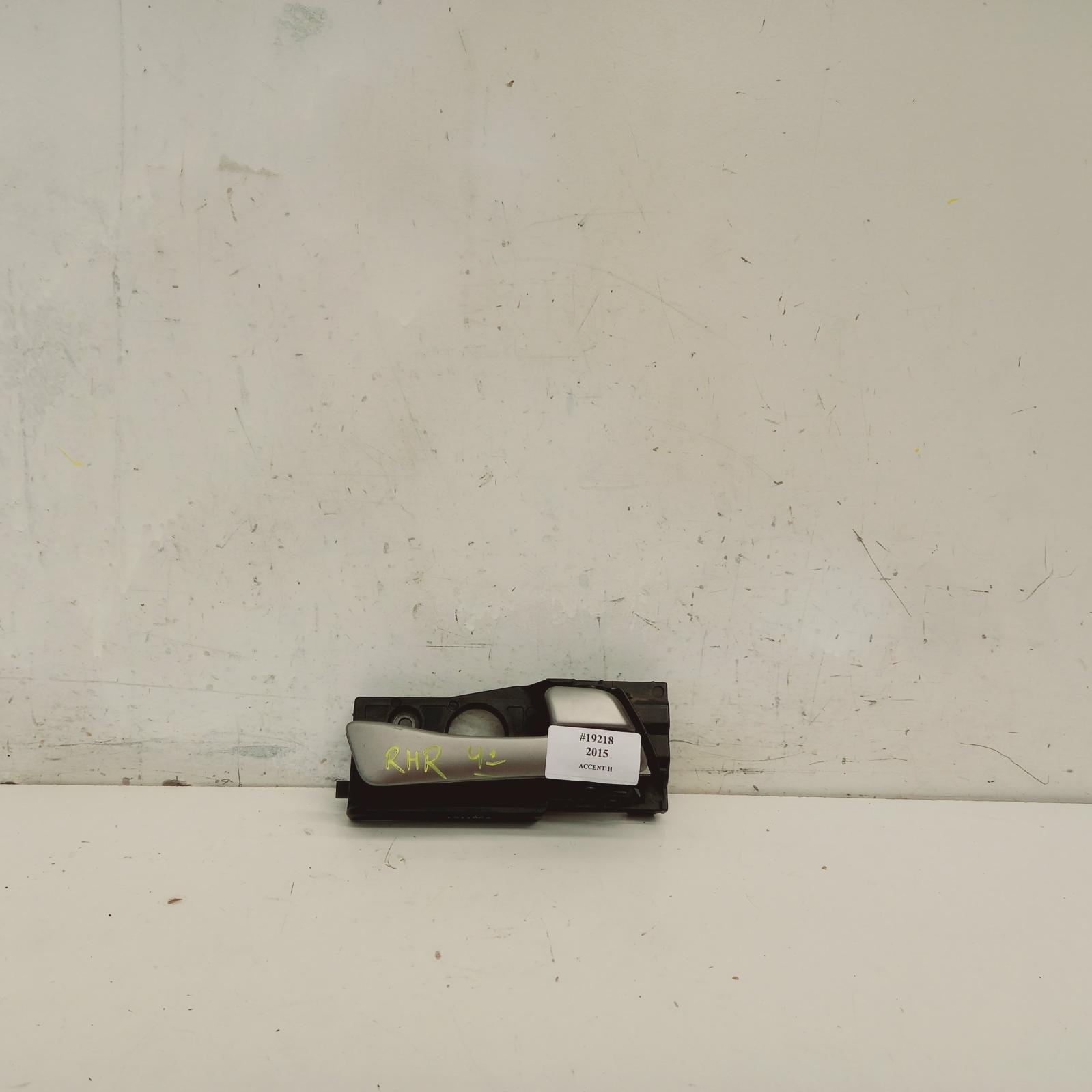 View Auto part Door Handle Hyundai Accent 2015