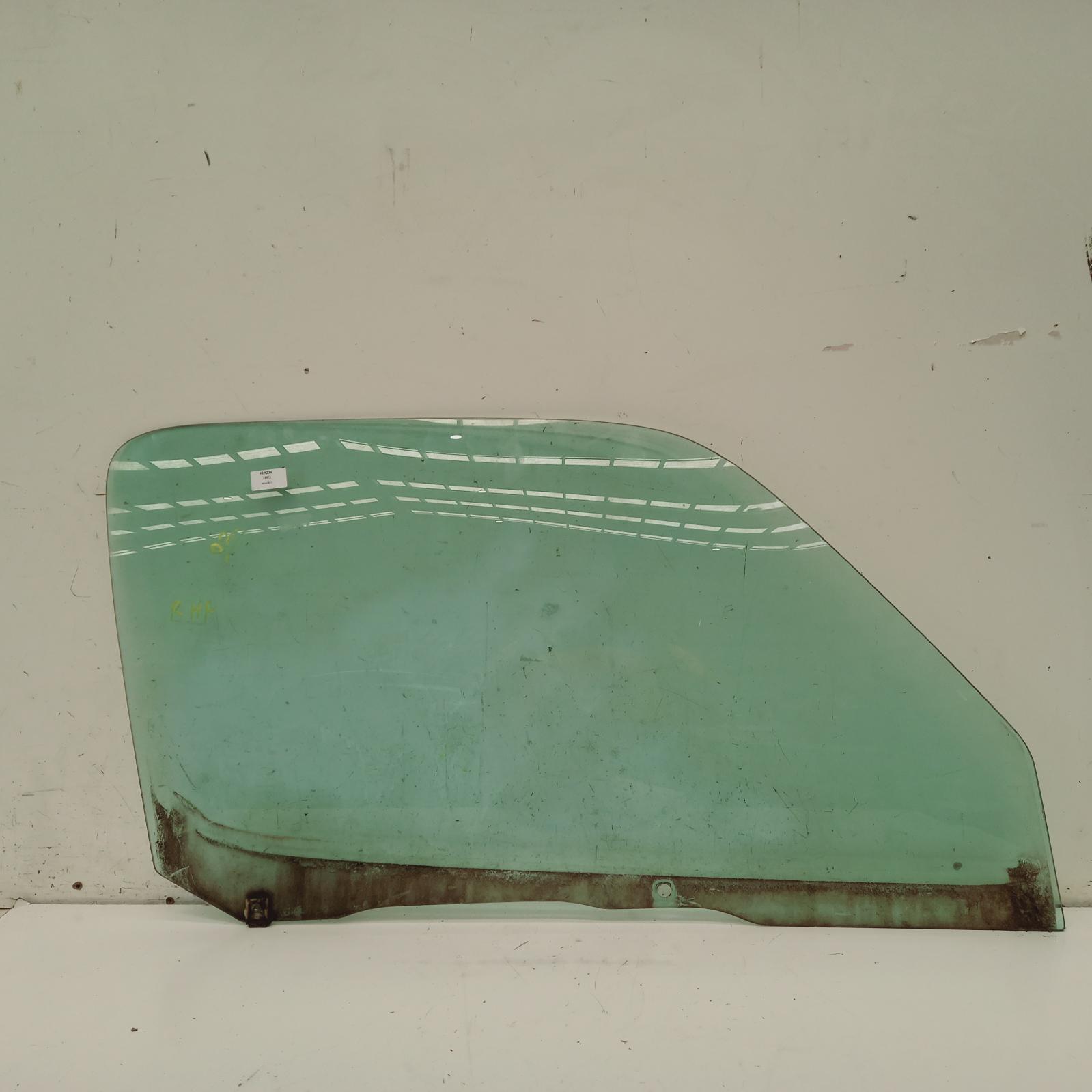 View Auto part Right Front Door Window Toyota Hiace 2002