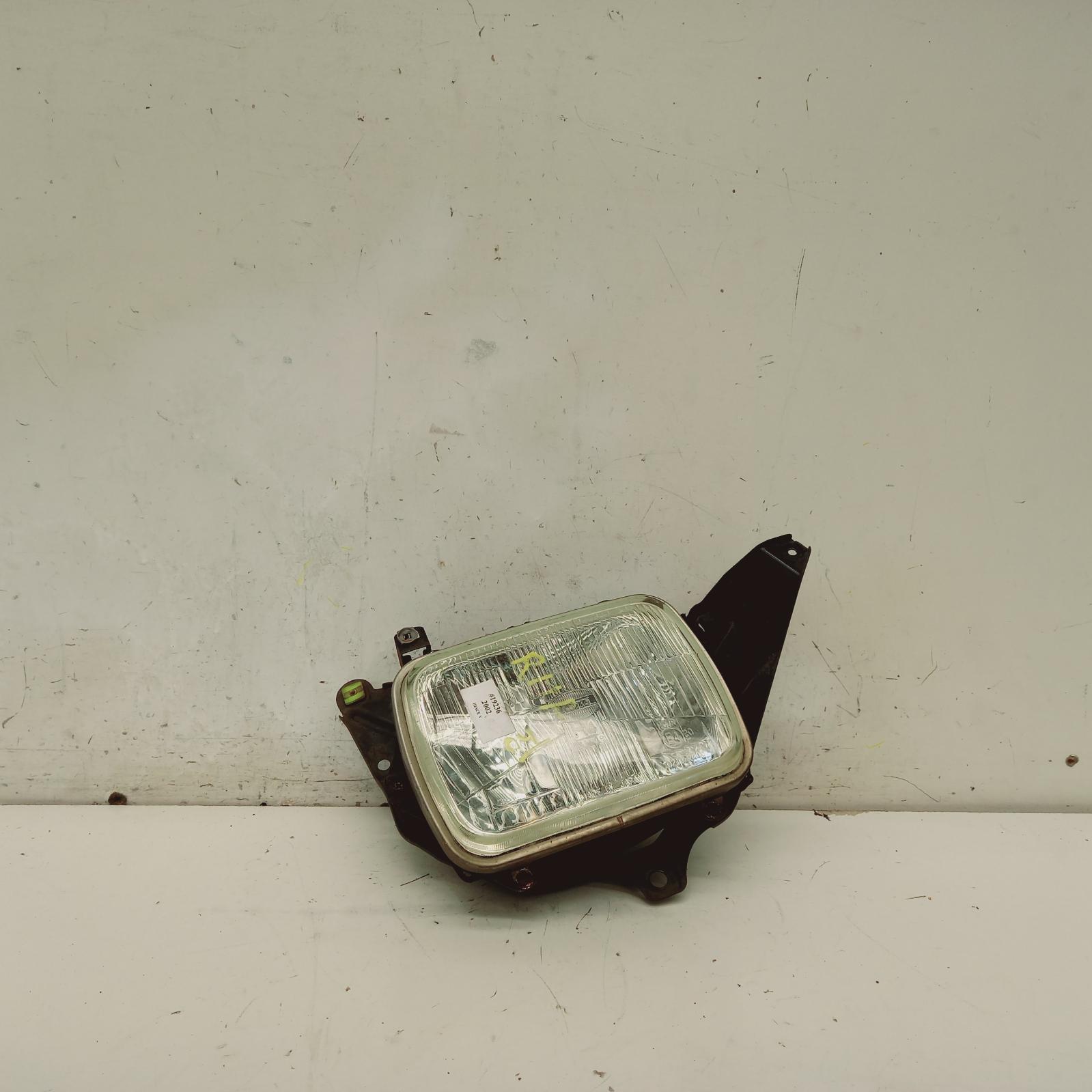 View Auto part Right Headlamp Toyota Hiace 2002