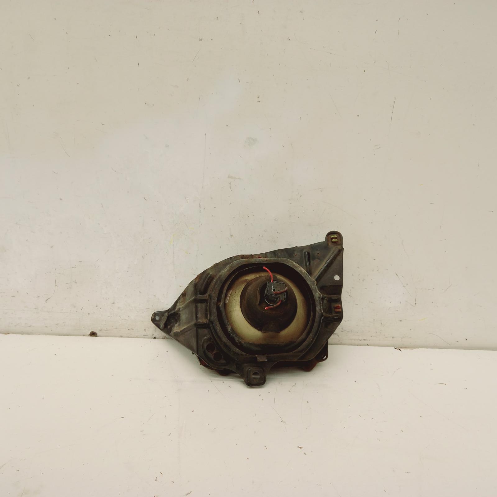 View Auto part Right Headlamp Toyota Hiace 2002