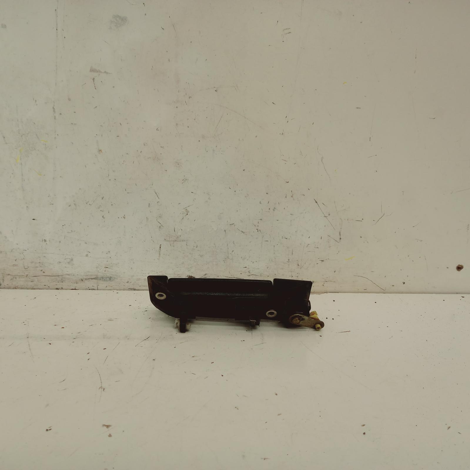 View Auto part Door Handle Toyota Hiace 2002