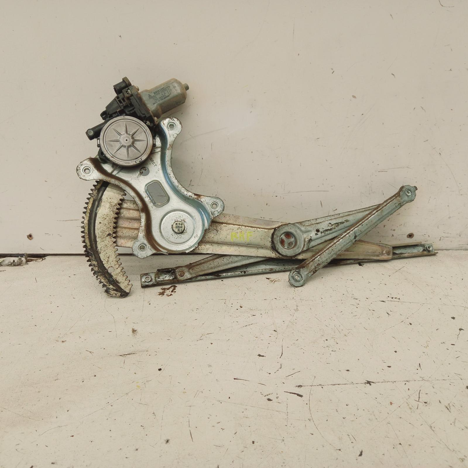 View Auto part Right Front Window Reg/Motor Mitsubishi Triton 2013