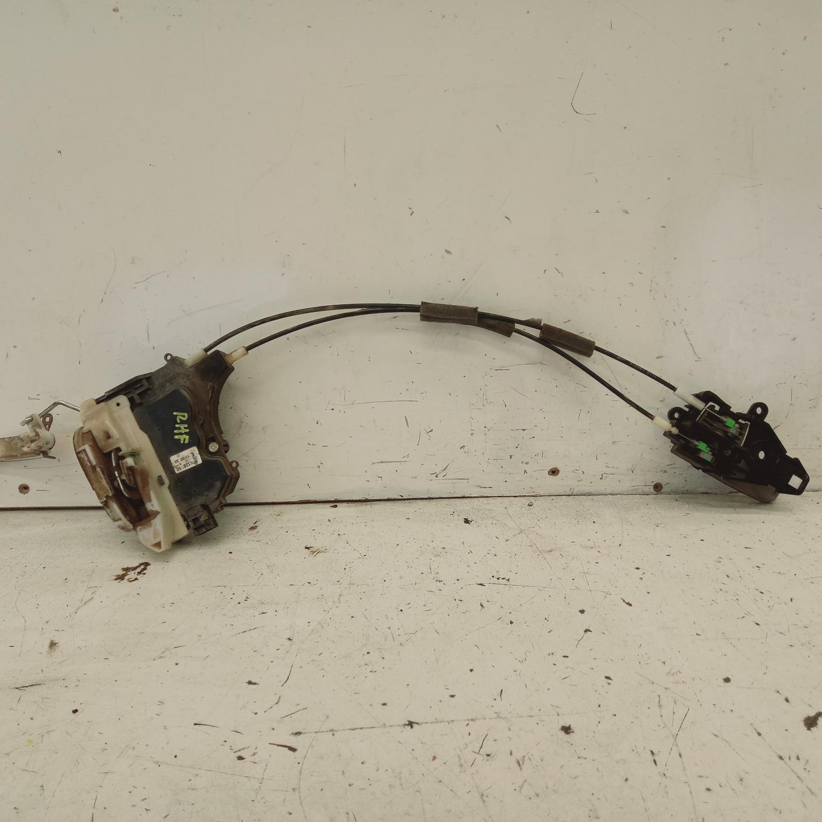 View Auto part Door/Boot/Gate Lock Mitsubishi Triton 2013