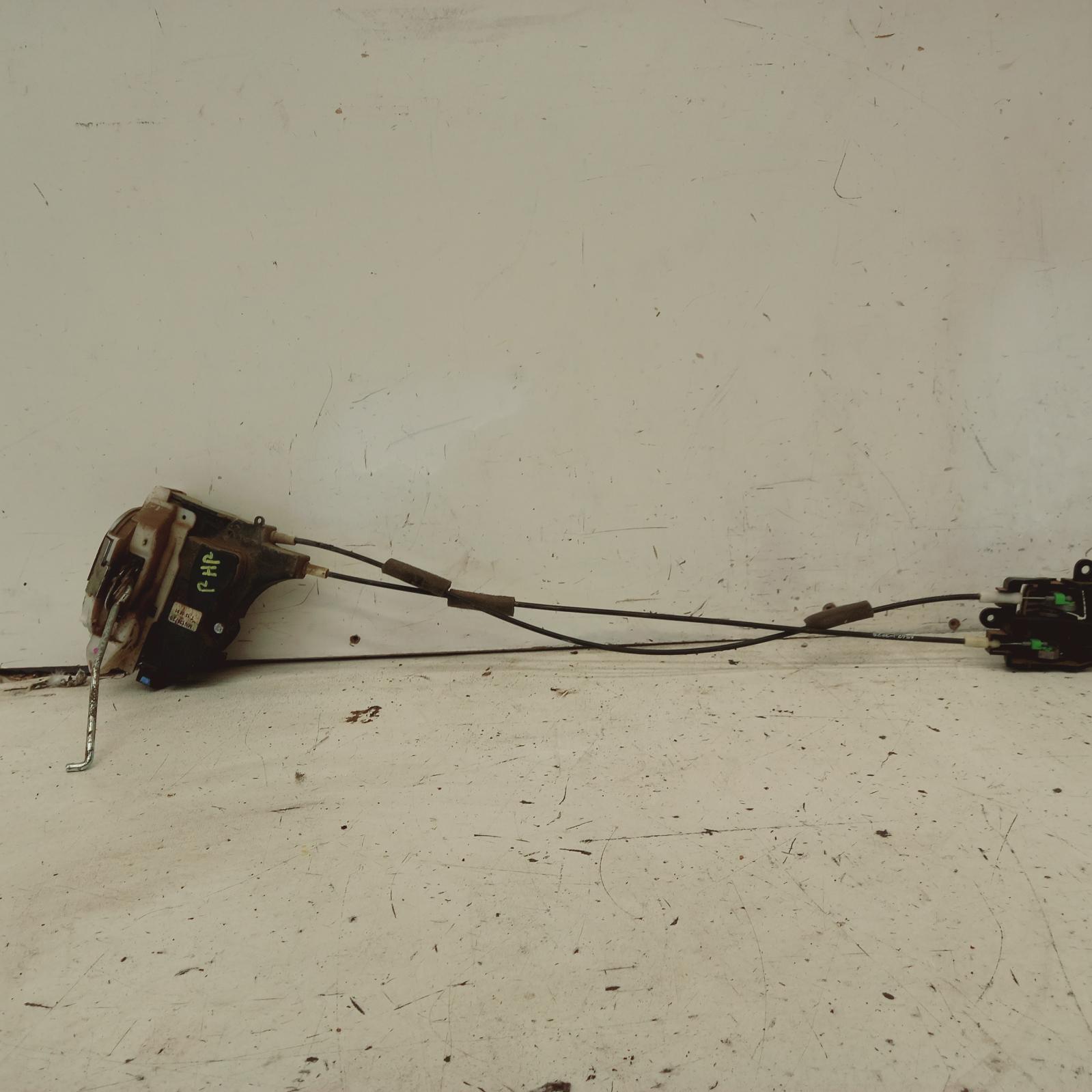 View Auto part Door/Boot/Gate Lock Mitsubishi Triton 2013