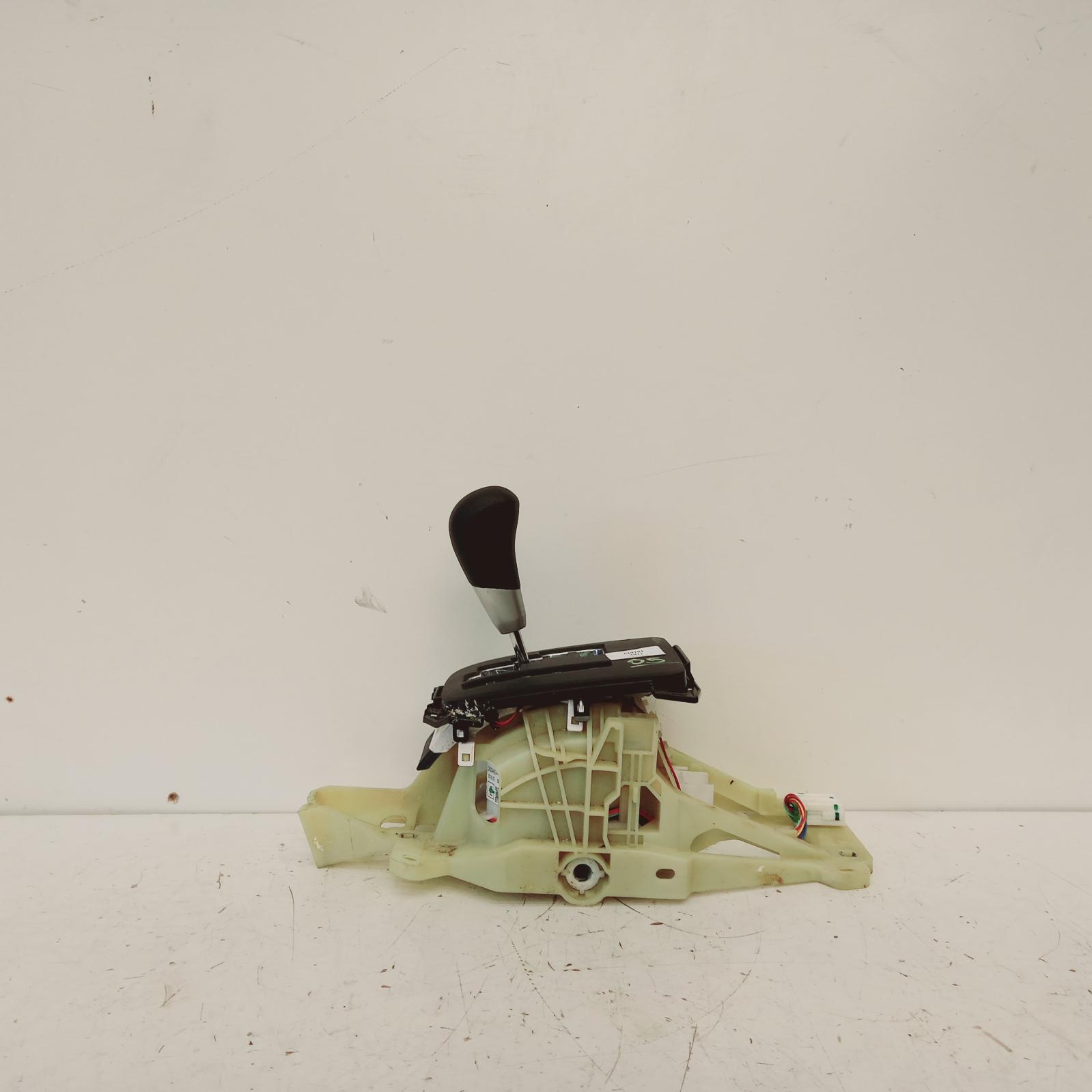 View Auto part Gear Stick/Shifter Mitsubishi Triton 2021