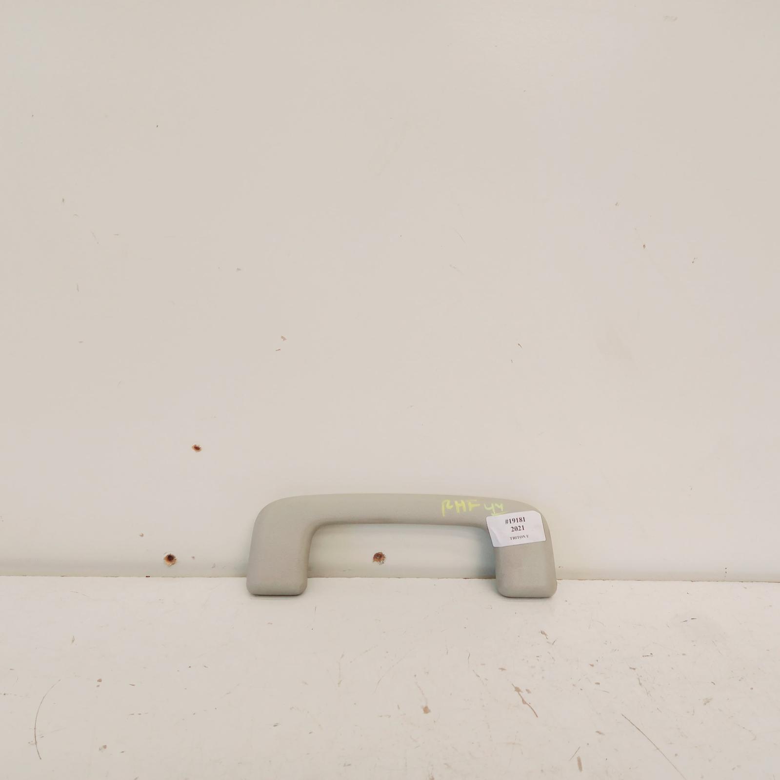 View Auto part Grab Handle Mitsubishi Triton 2021