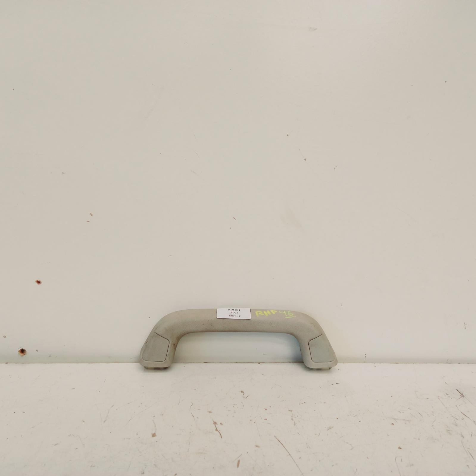 View Auto part Grab Handle Mitsubishi Triton 2021