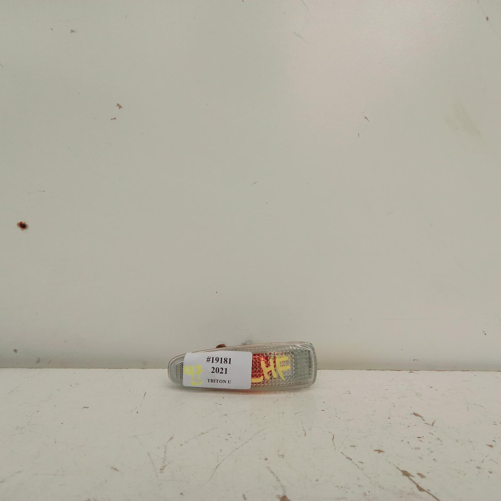 View Auto part Left Indicator/Fog/Side Mitsubishi Triton 2021