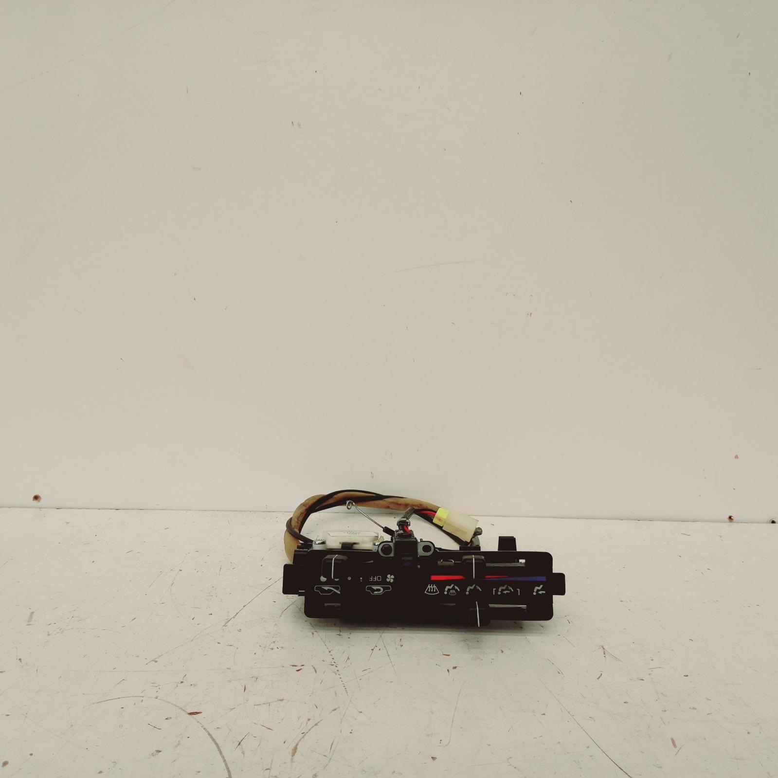 View Auto part Heater/Ac Controls Mitsubishi L300 2007