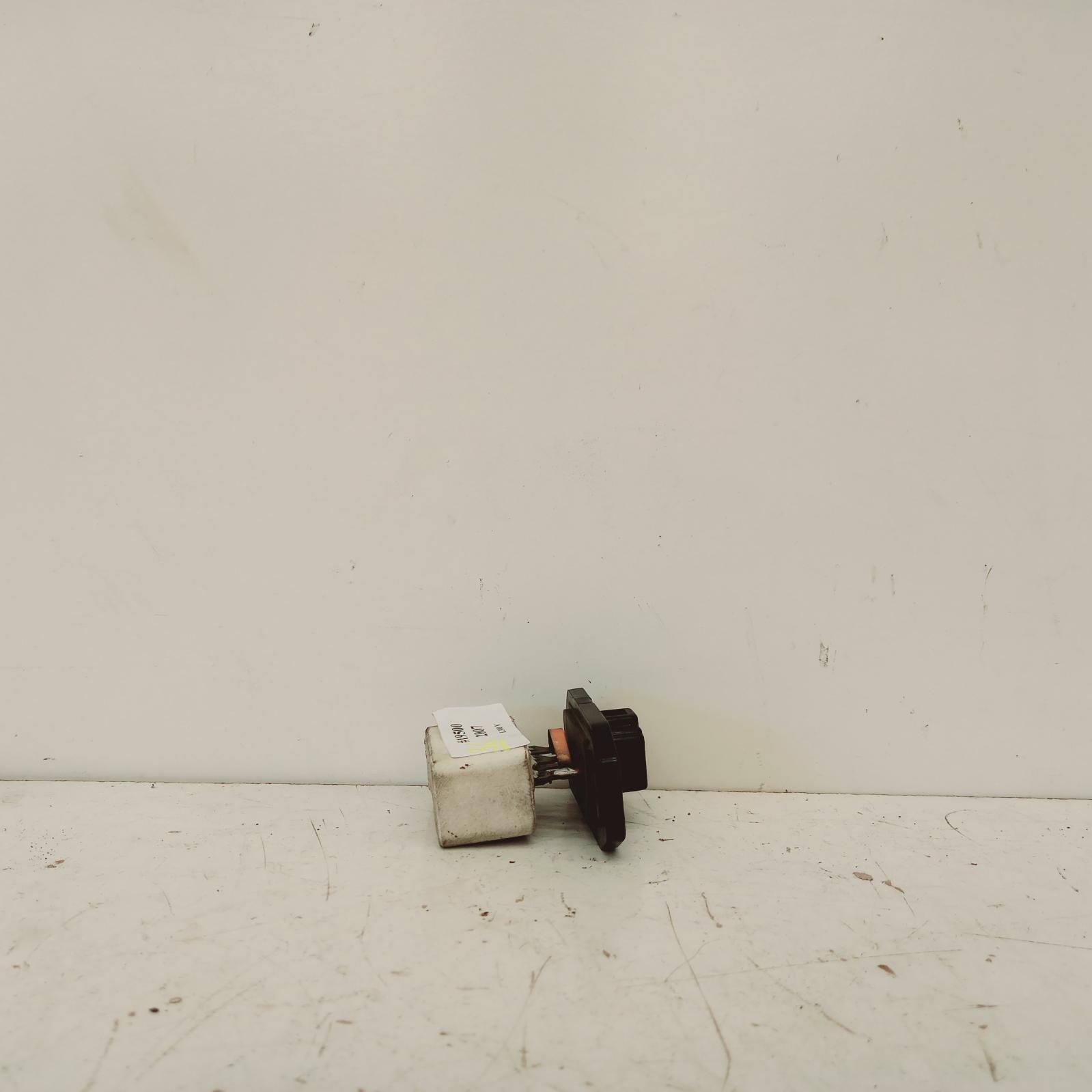 View Auto part Fan Speed Resistor Mitsubishi L300 2007