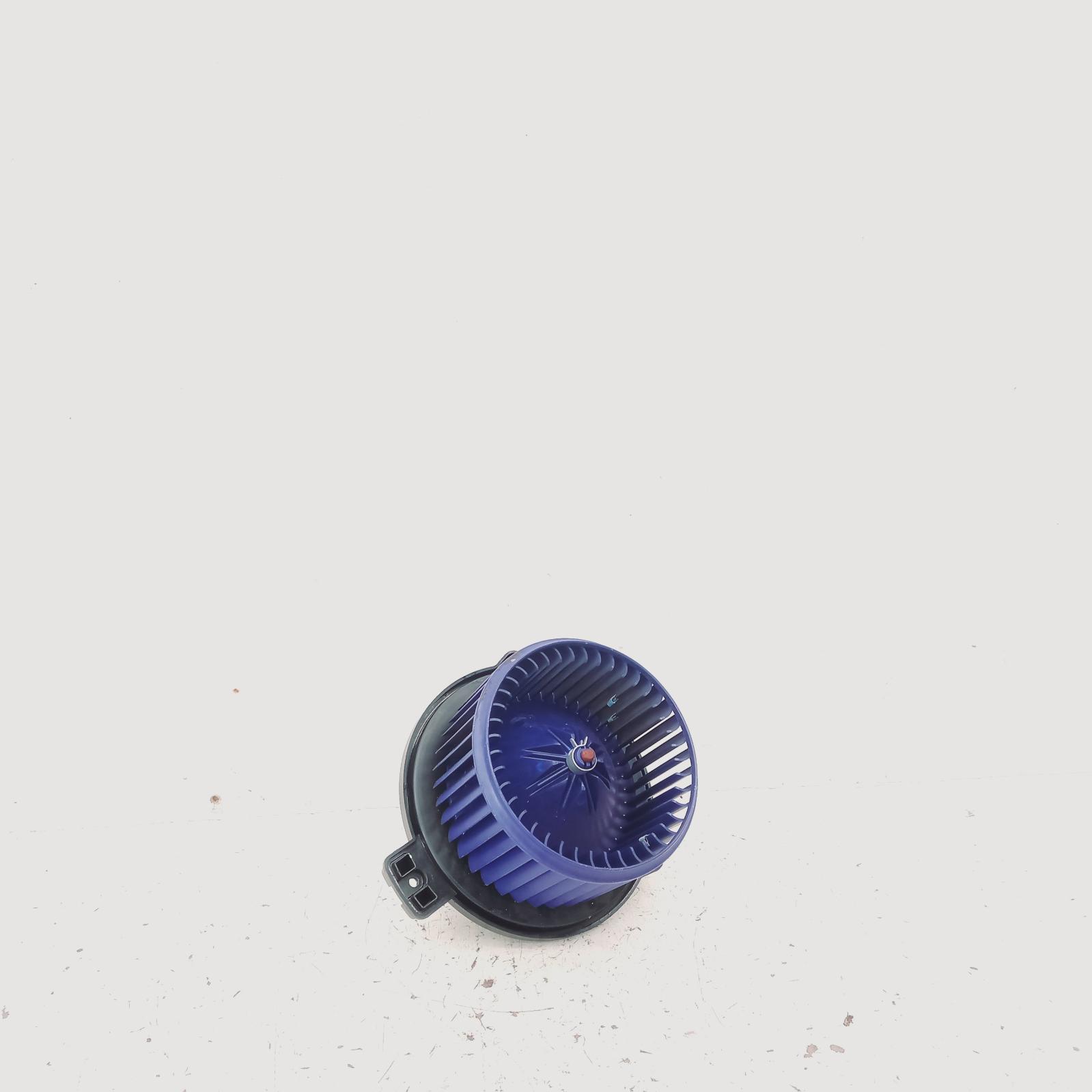 View Auto part Heater Fan Motor Kia Rio 2012