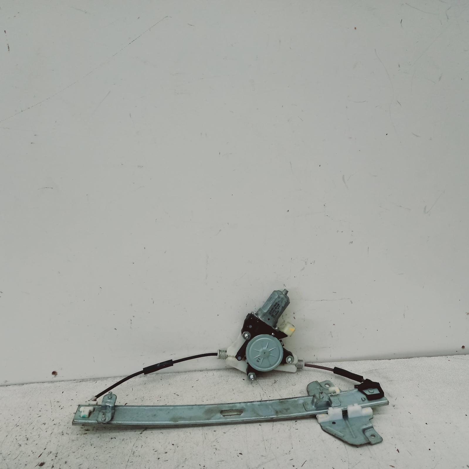 View Auto part Right Rear Wnd Reg/Motor Kia Rio 2012
