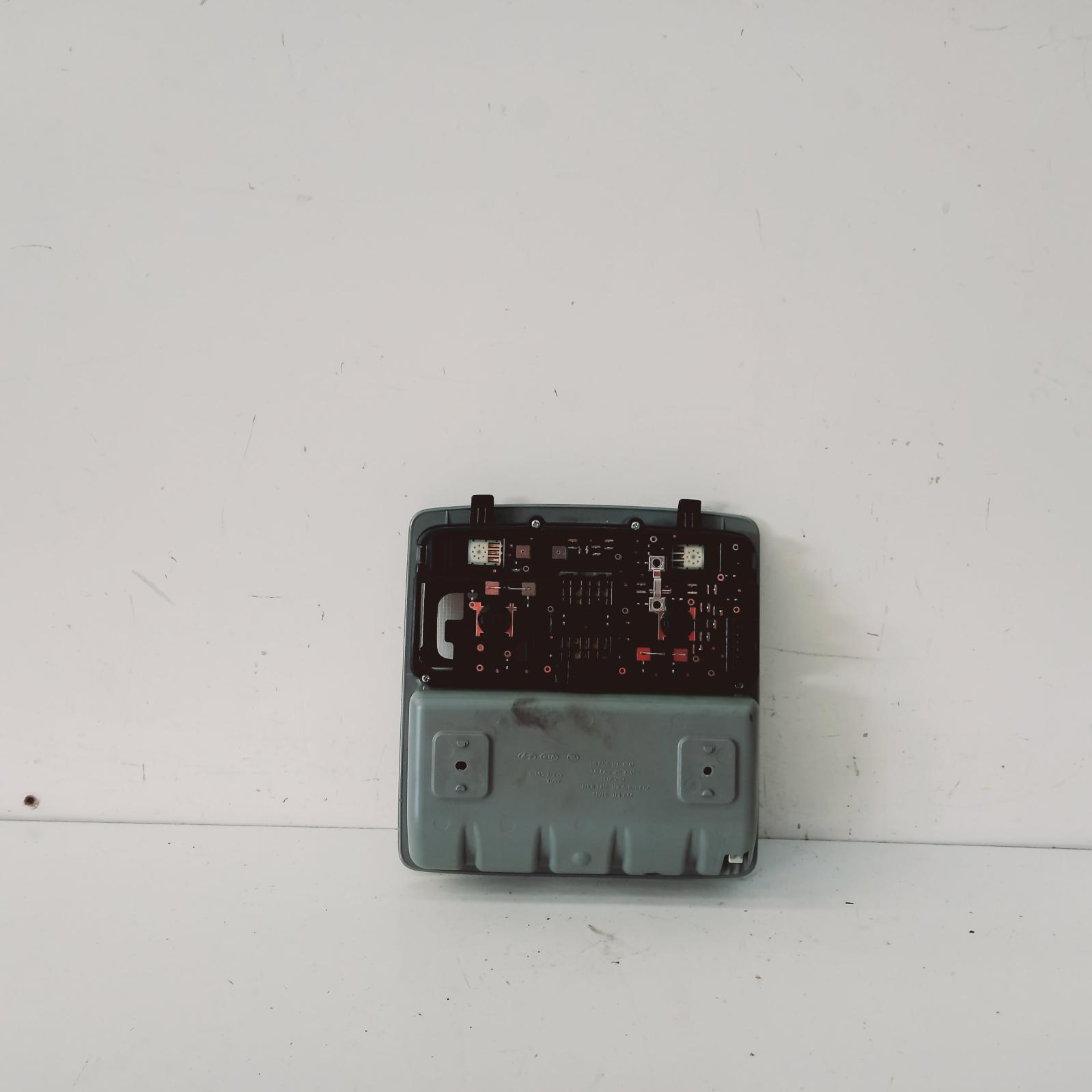 View Auto part Courtesy Light Kia Sorento 2011