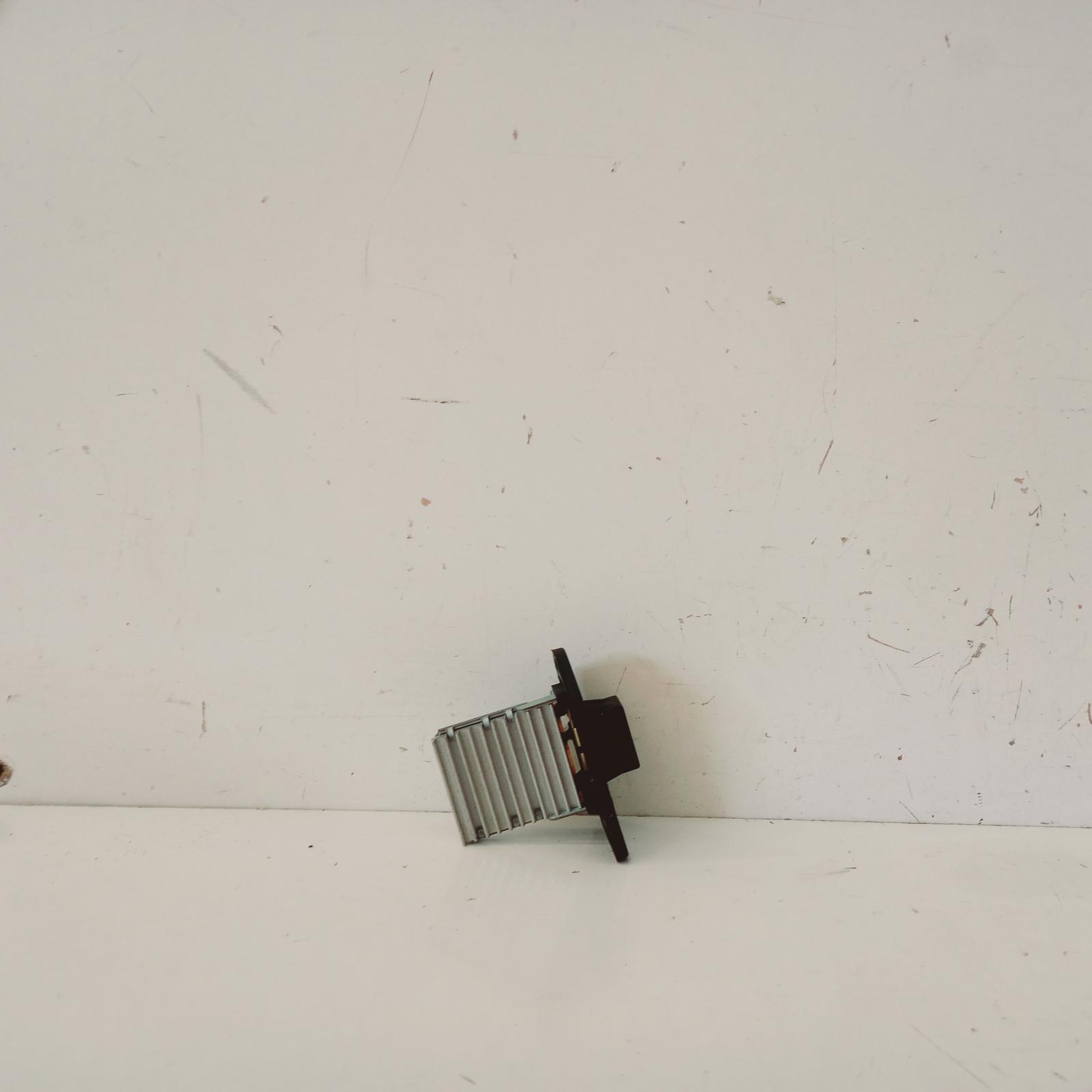 View Auto part Fan Speed Resistor Kia Sorento 2011