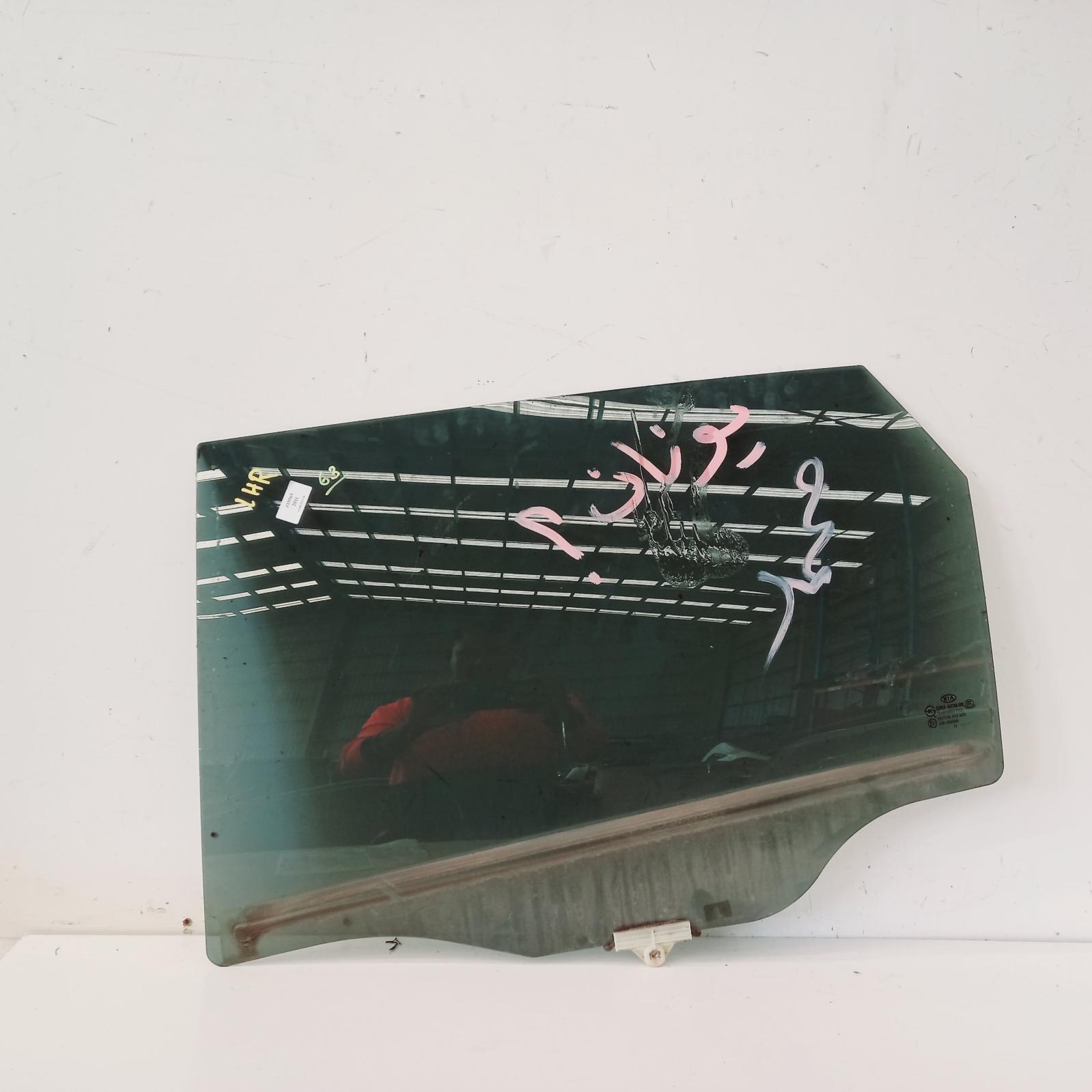 View Auto part Left Rear Door Window Kia Sorento 2011