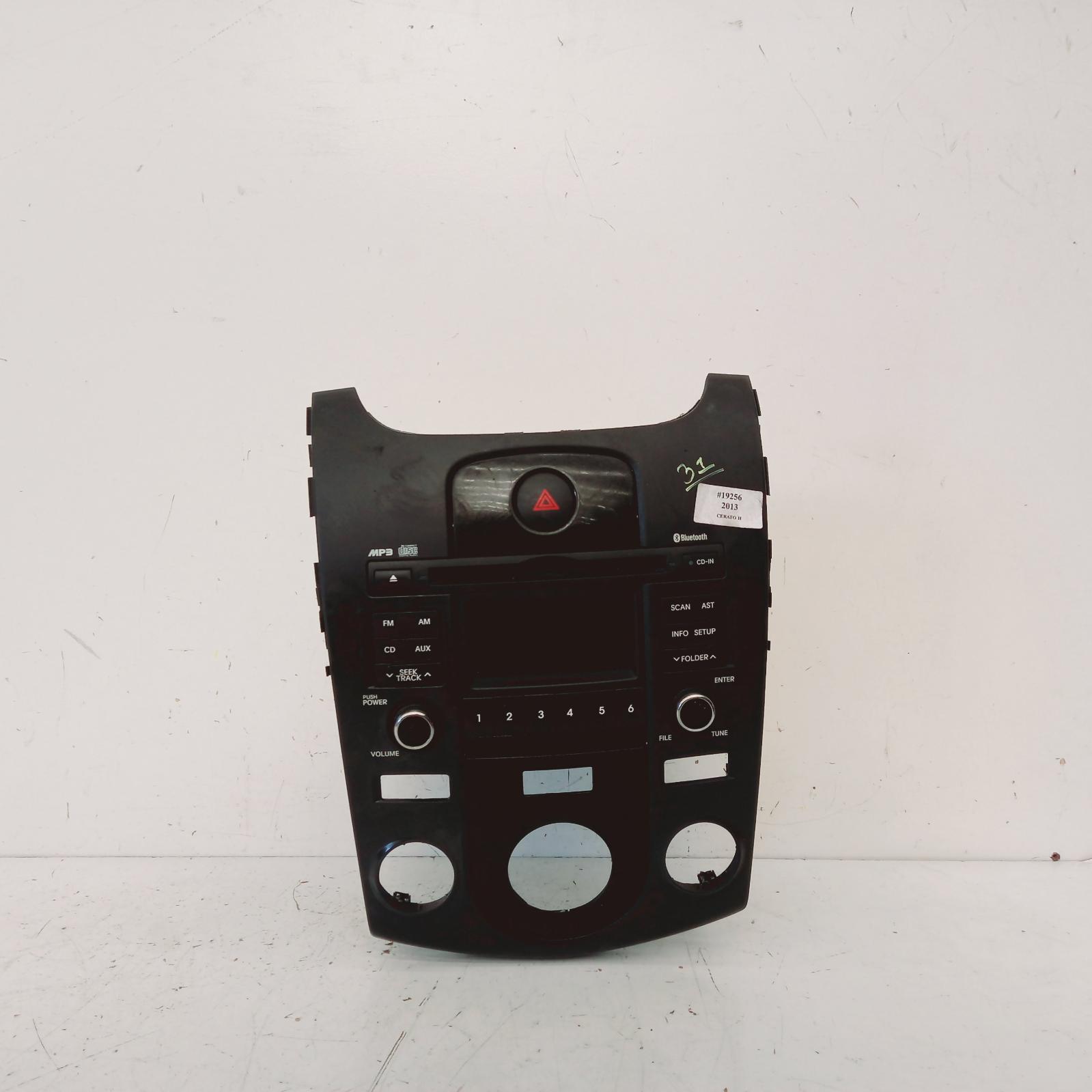 View Auto part Radio/Cd/Dvd/Sat/Tv Kia Cerato 2013