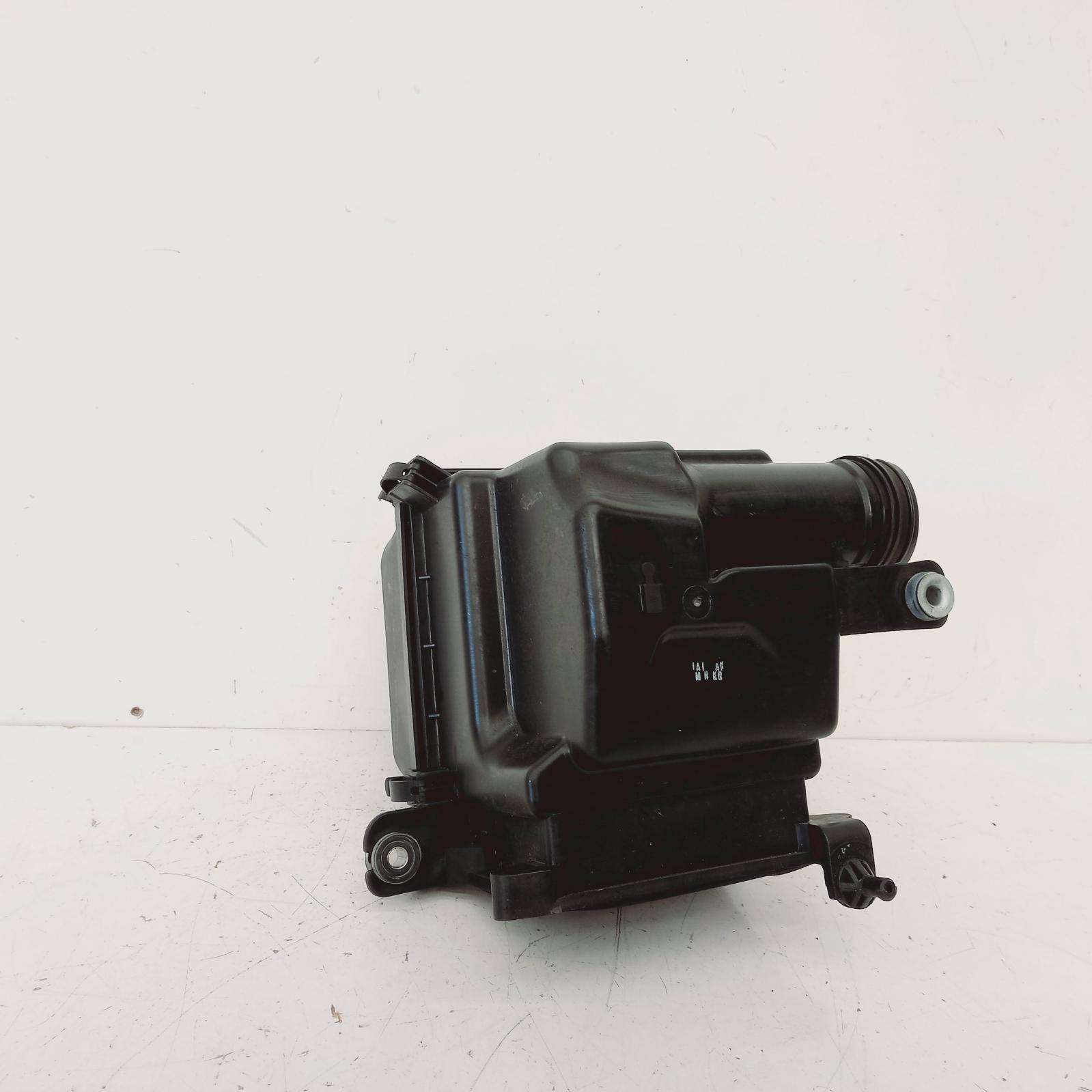 View Auto part Air Cleaner/Box Kia Cerato 2013