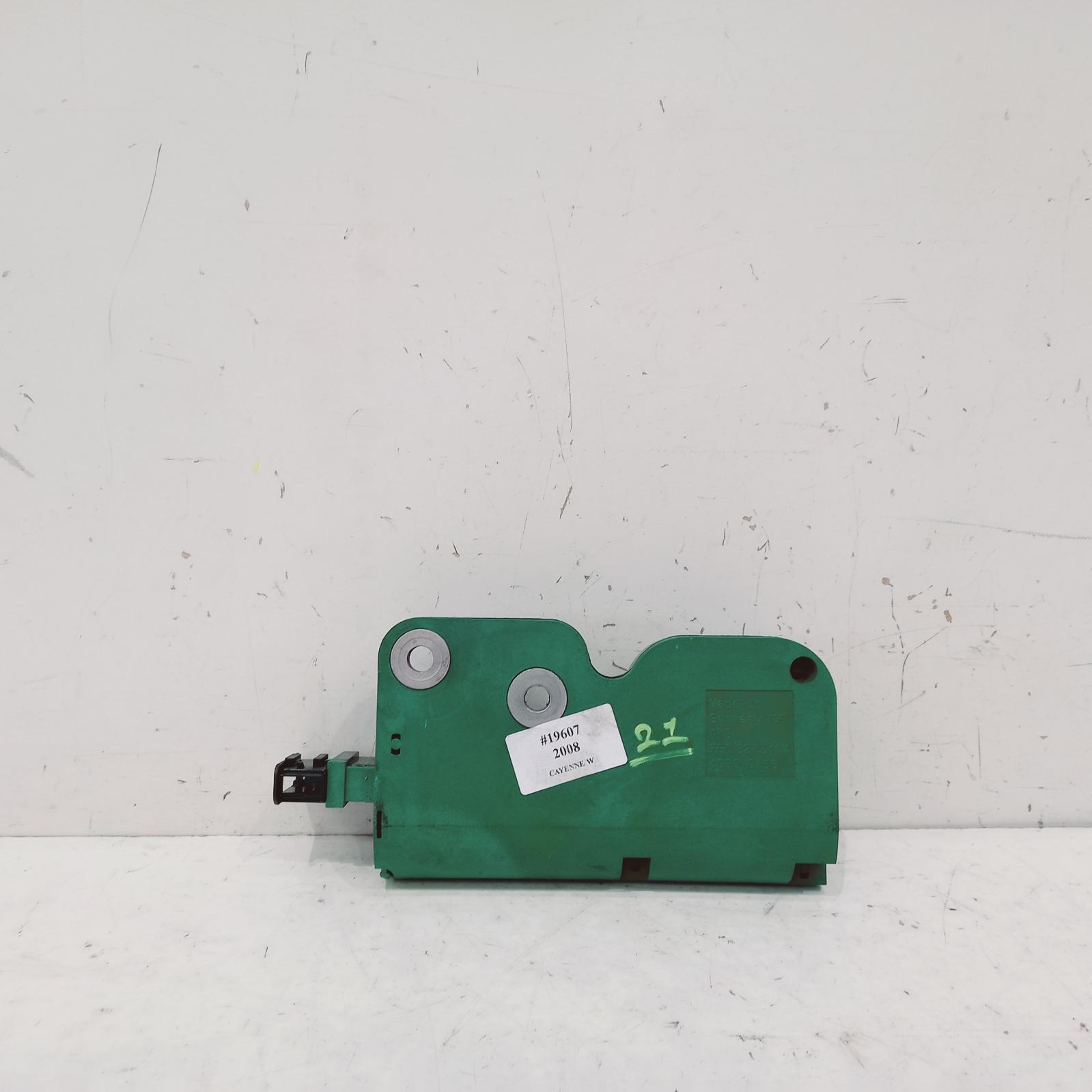 View Auto part Door/Boot/Gate Lock Porsche Cayenne 2008