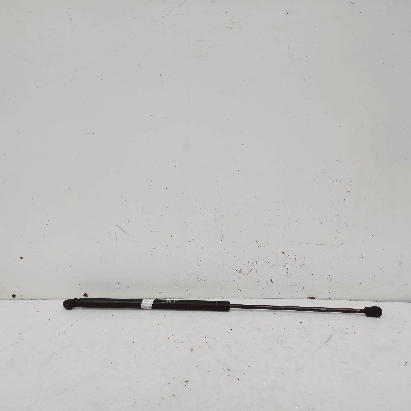 View Auto part Bonnet Hinge/Strut Porsche Cayenne 2008