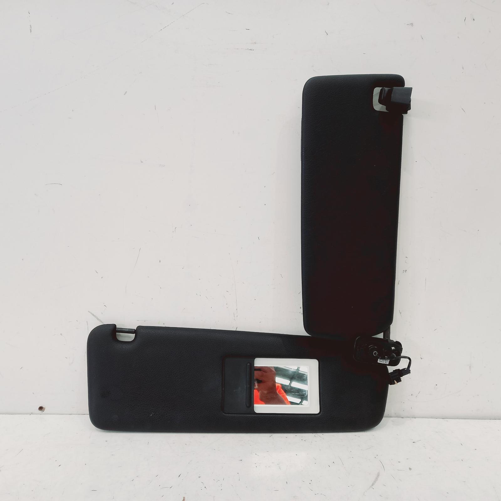 View Auto part Sunvisor Porsche Cayenne 2008