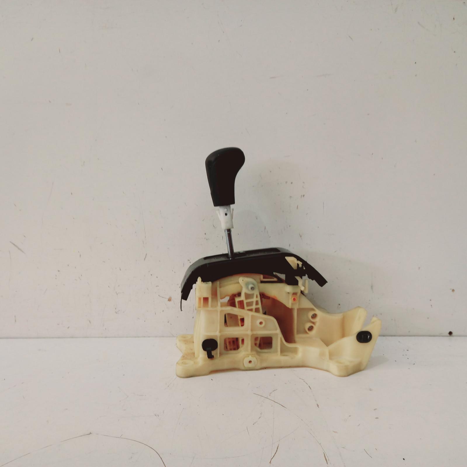 View Auto part Gear Stick/Shifter Hyundai I30 2011