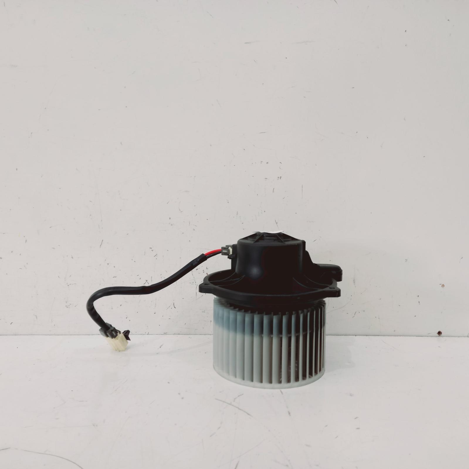 View Auto part Heater Fan Motor Hyundai I30 2011