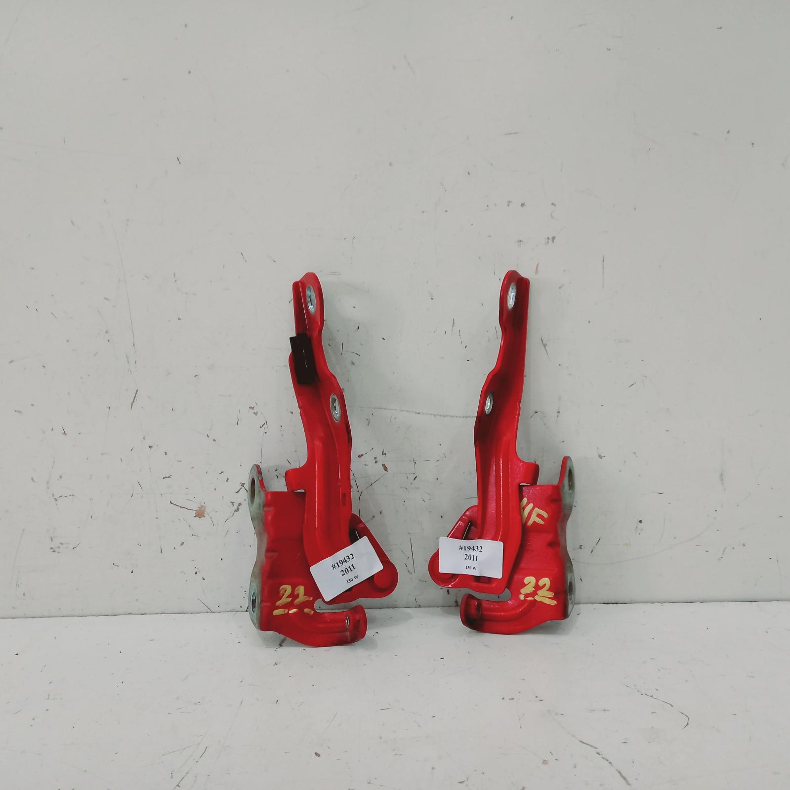 View Auto part Bonnet Hinge/Strut Hyundai I30 2011