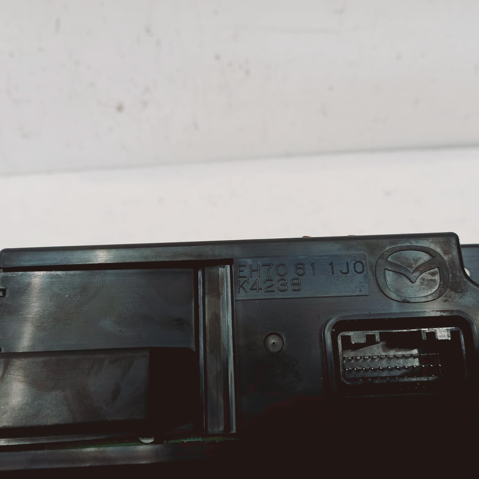 View Auto part Instrument Cluster Mazda Cx7 2010