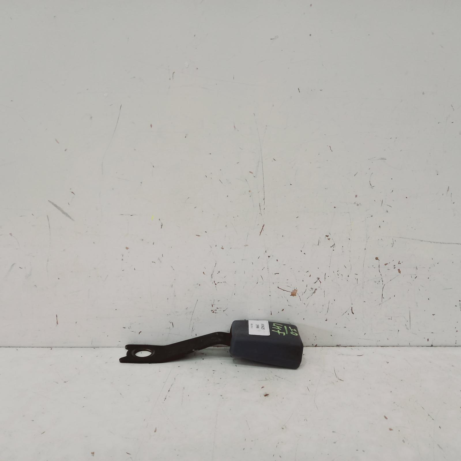 View Auto part Seatbelt/Stalk Toyota Hilux 1998