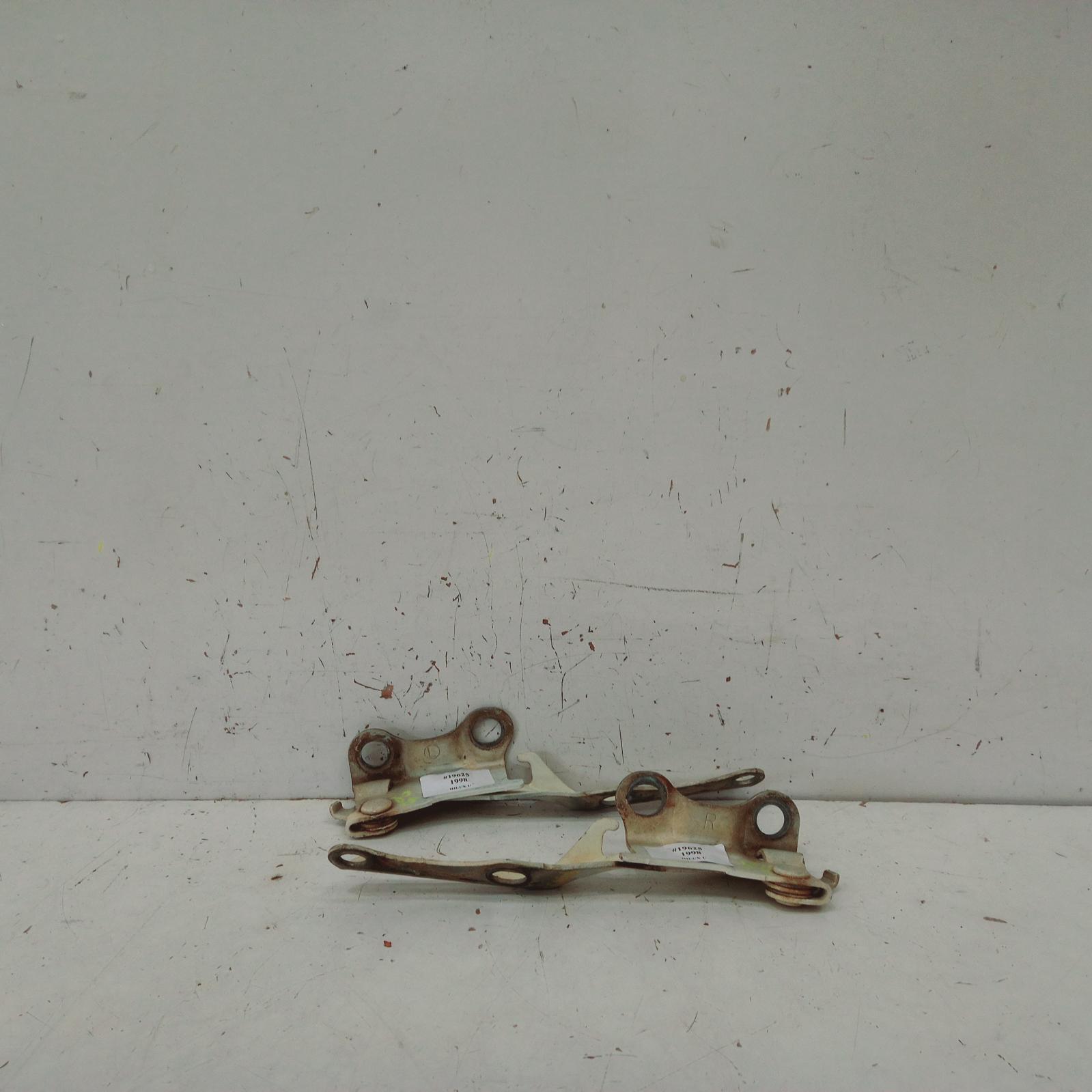 View Auto part Bonnet Hinge/Strut Toyota Hilux 1998