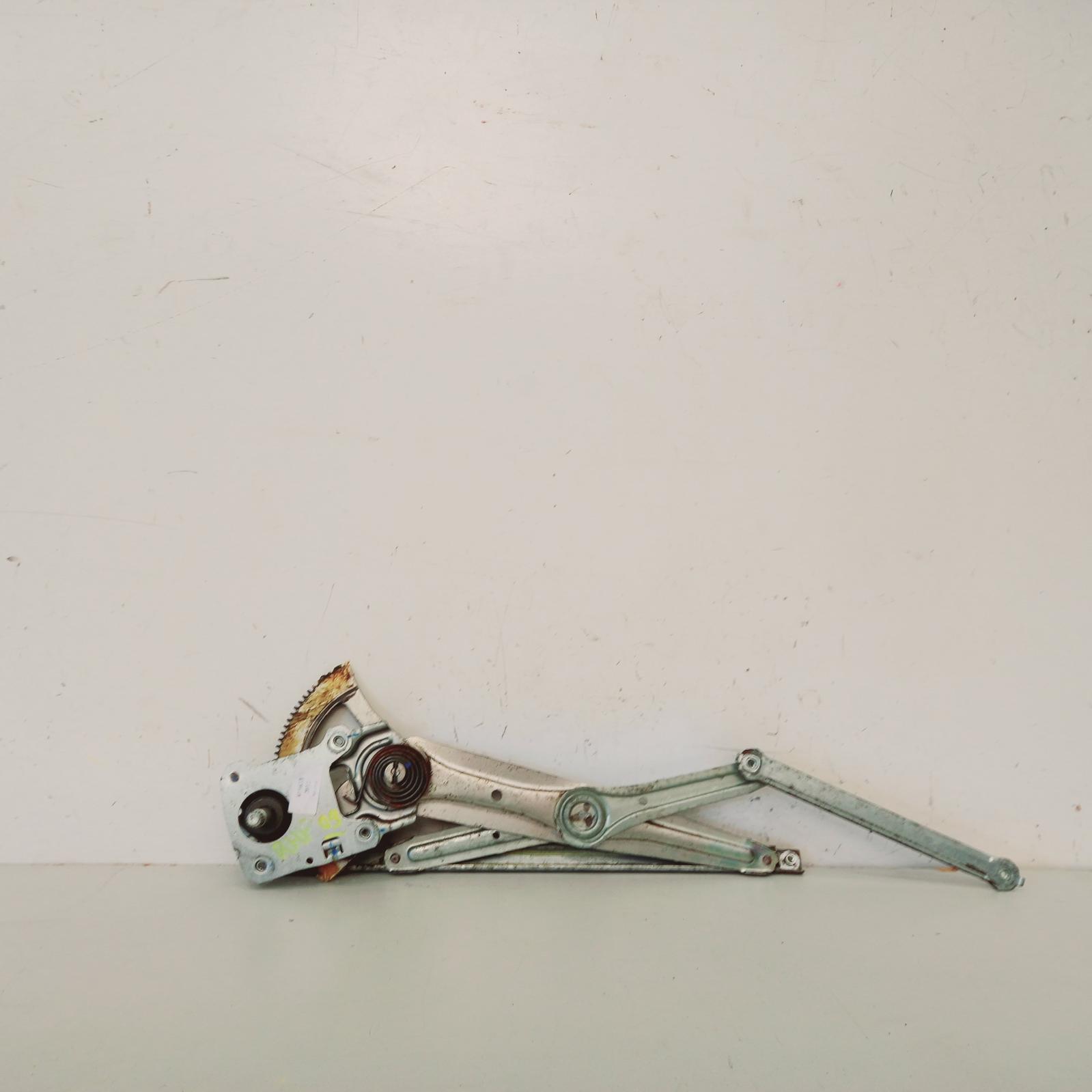 View Auto part Right Front Window Reg/Motor Toyota Hilux 2012