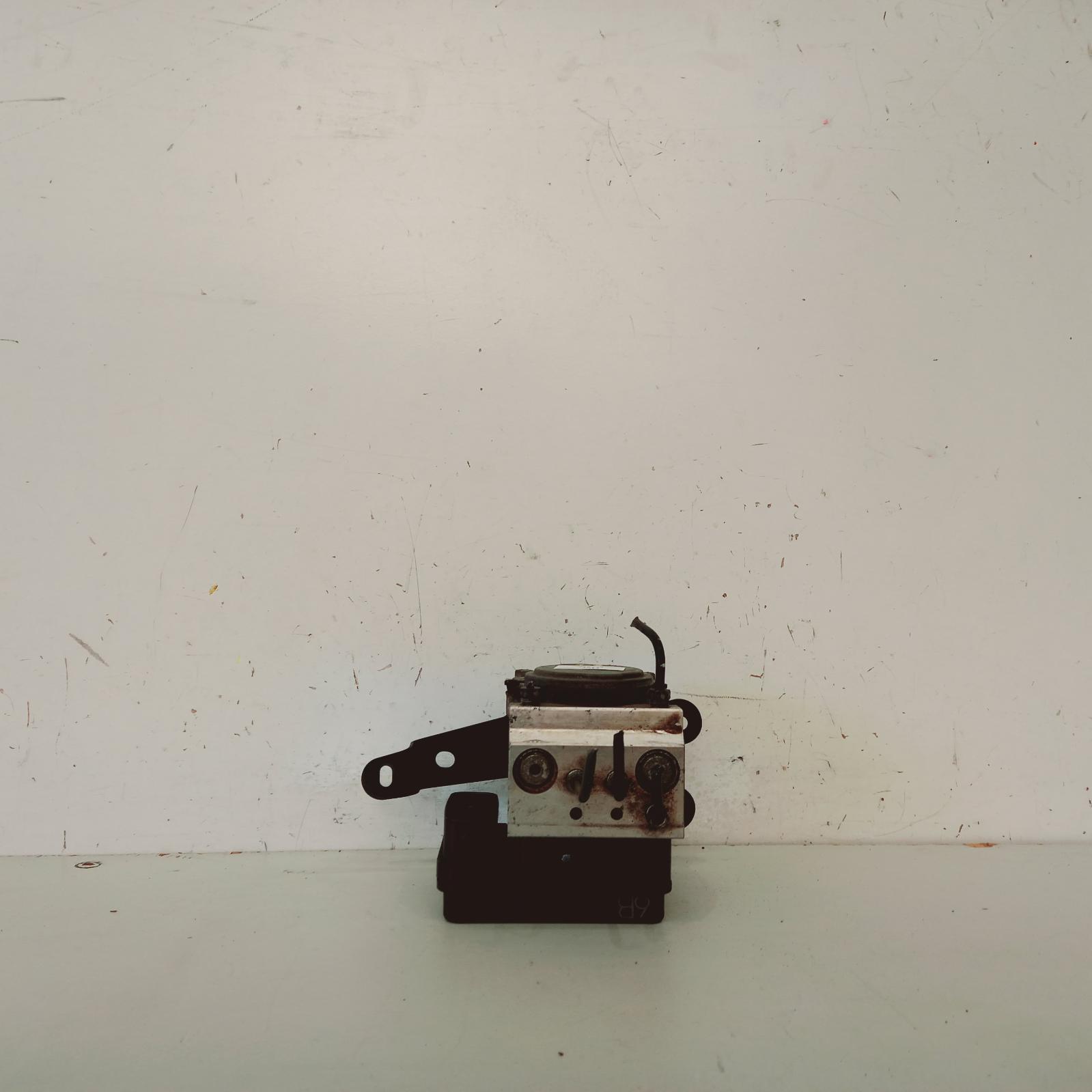 2012 Toyota Hilux Abs Pump/Modulator View Auto part Abs Pump/Modulator Toyota Hilux 2012