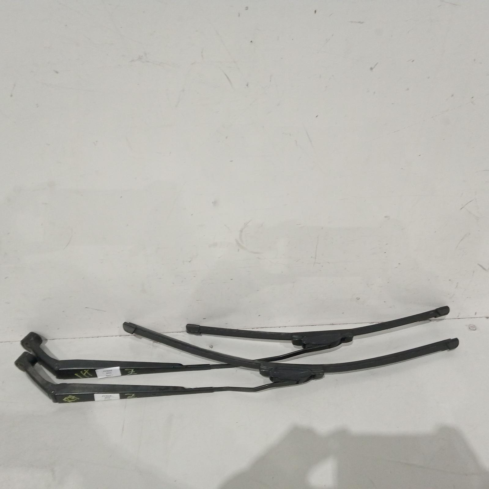 View Auto part Wiper Arm Toyota Hiace 2011