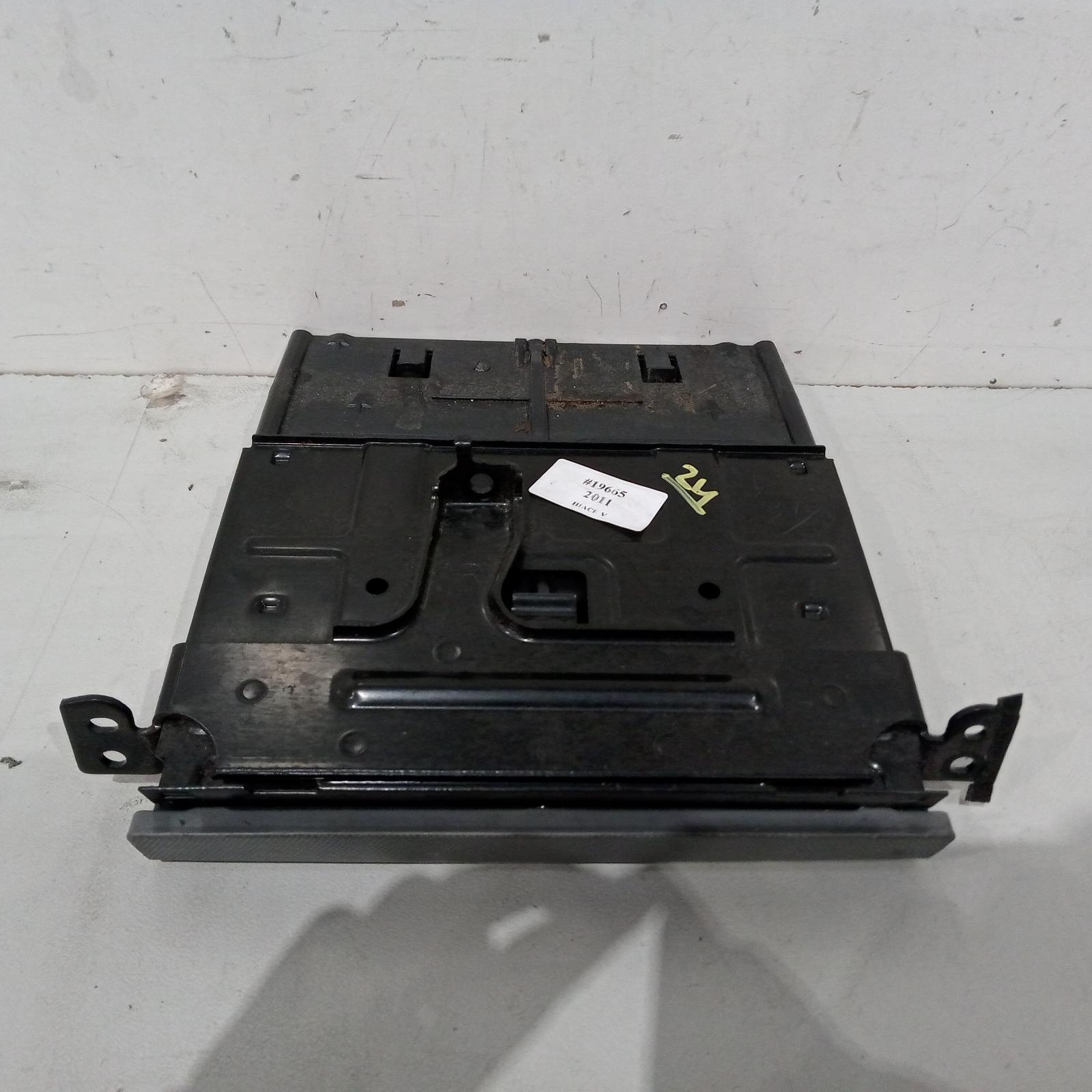 View Auto part Trim Panel Toyota Hiace 2011