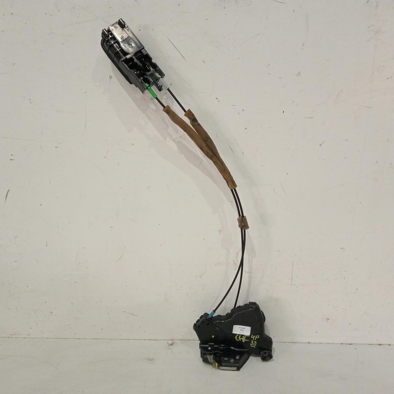 View Auto part Door/Boot/Gate Lock Toyota Hiace 2011