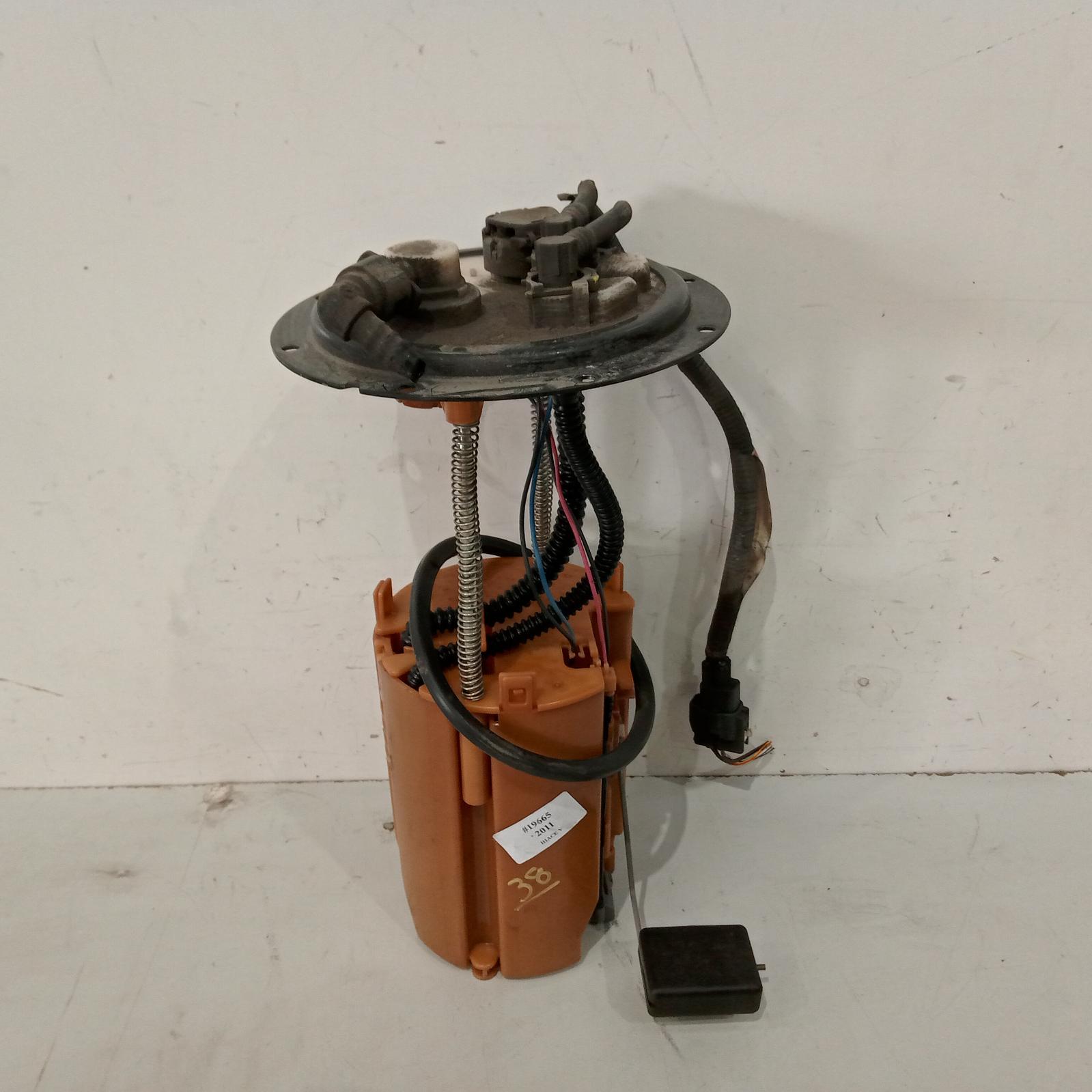 View Auto part Fuel Pump Toyota Hiace 2011