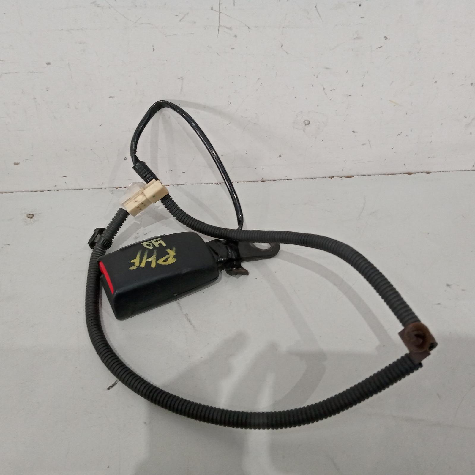 View Auto part Seatbelt/Stalk Toyota Hiace 2011