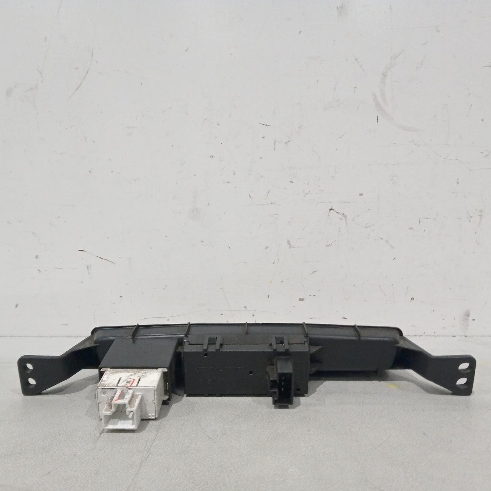 View Auto part Clock Toyota Hilux 2008